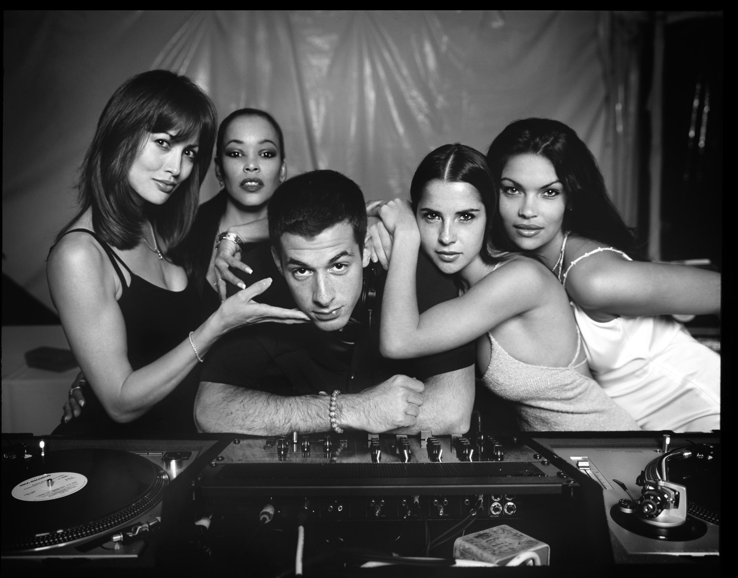 DJ_Mark Ronson1_Scan_wk.jpg