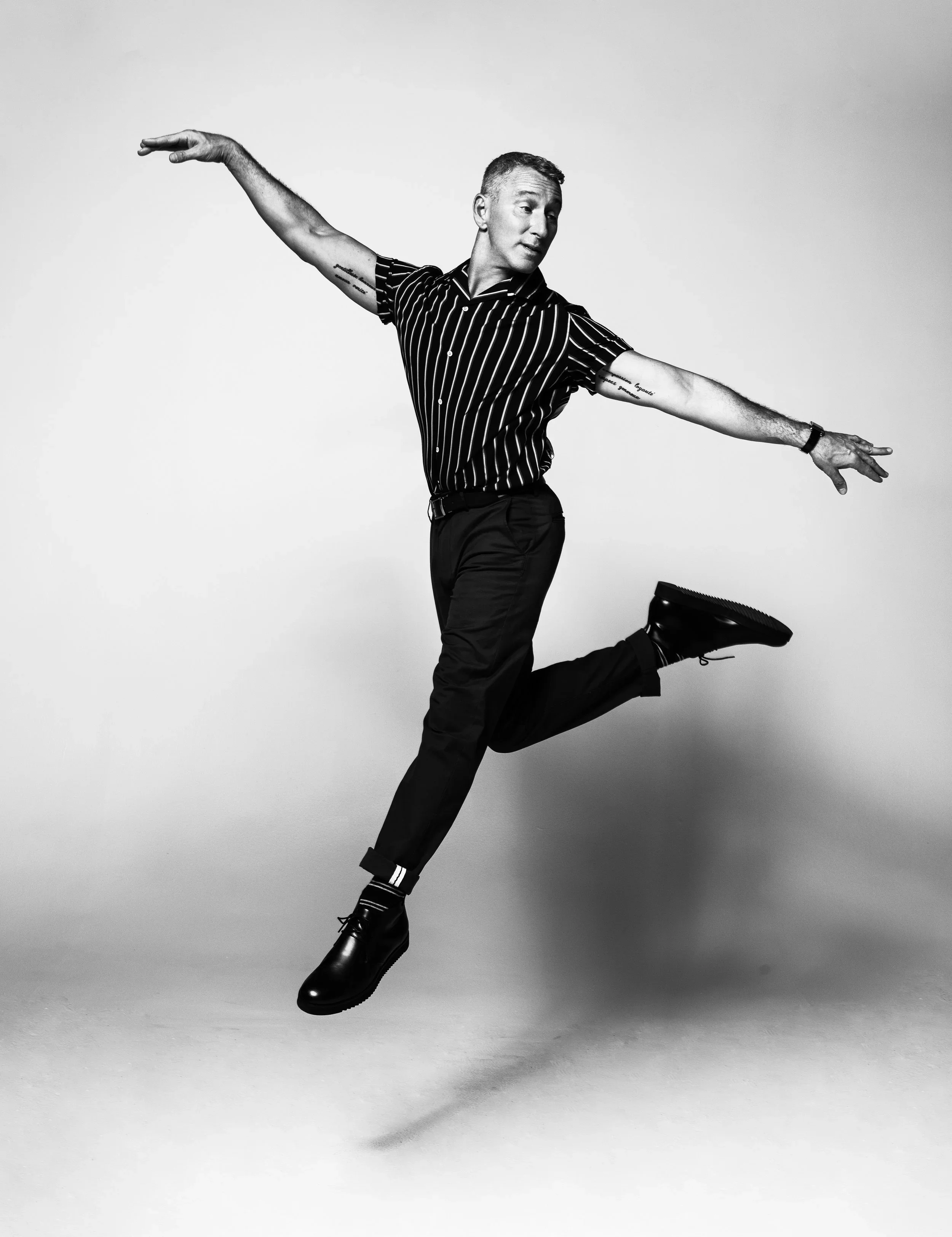 Adam_Shankman_OUT_100_Sep+14+2017+253bwv3.webp