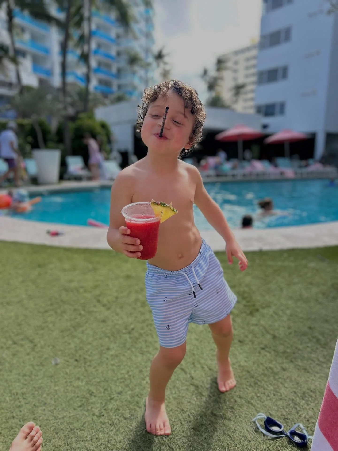 Easter looked a little different this year in the best way. Beach, poolside egg hunts, HYROX, and time with friends&hellip; we might just have started a new tradition. 💛