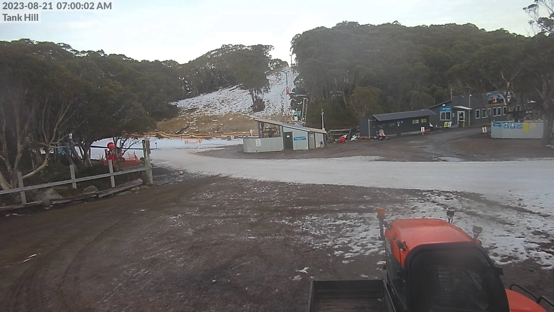      

 
     BAW BAW       Patchy natural snow in shady areas towards the summit      Limited skiable  area. Check cameras for live updates       20cm of machine made in snowmaking area      2/6 lifts Hut run to tower 2 and Magic carpet open.       
