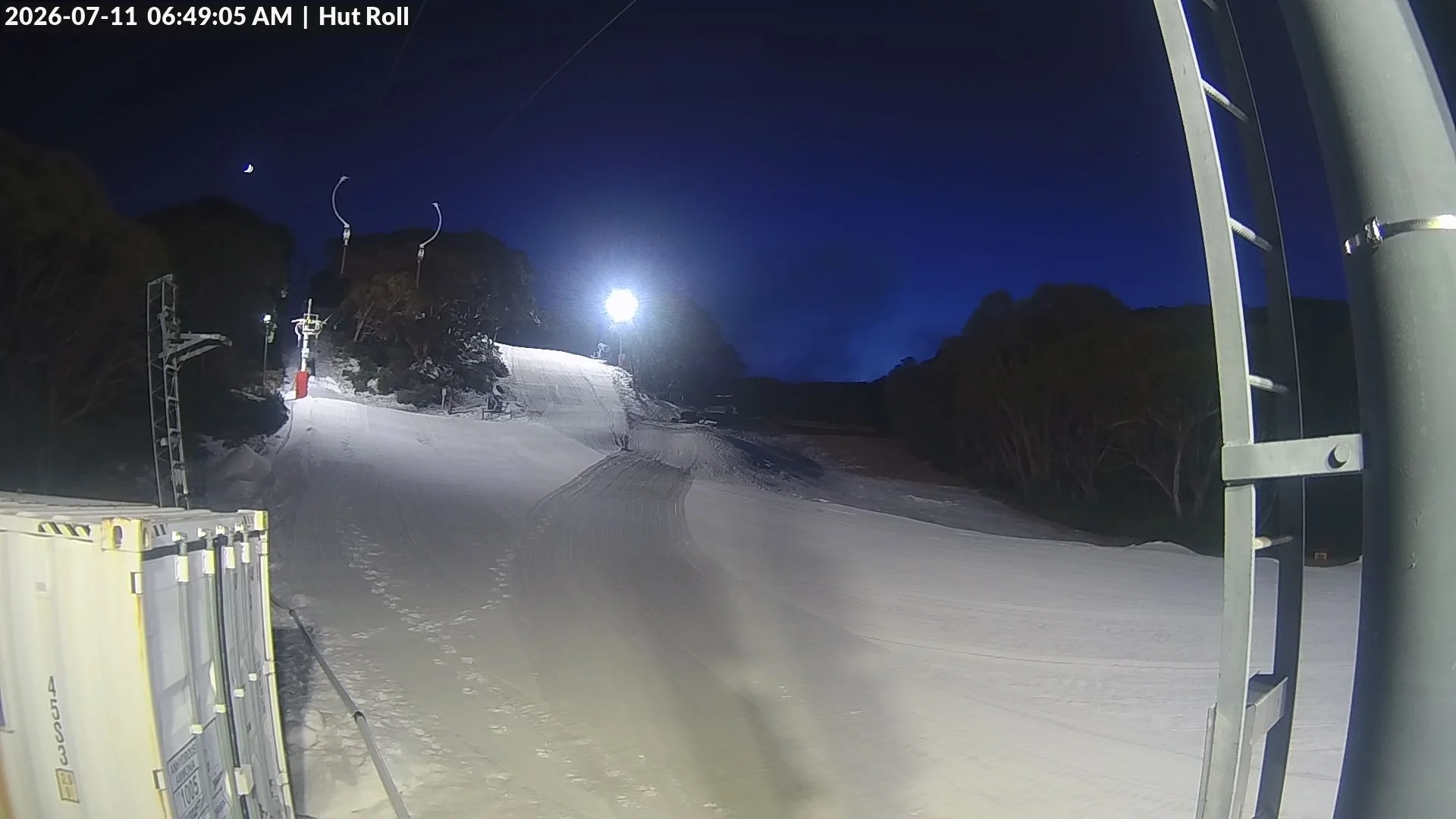       
  
     CURRENTLY -    BAW BAW   -Hut Run to tower 2 for skis and boards  -Frosti Hollow for toboggans  -Fair to poor snow play and photo opportunities  -patchy natural snow (NOTE CAMERAS POINT AT MACHINE MADE SNOW)   SAINT GWINEAR   -Patchy s