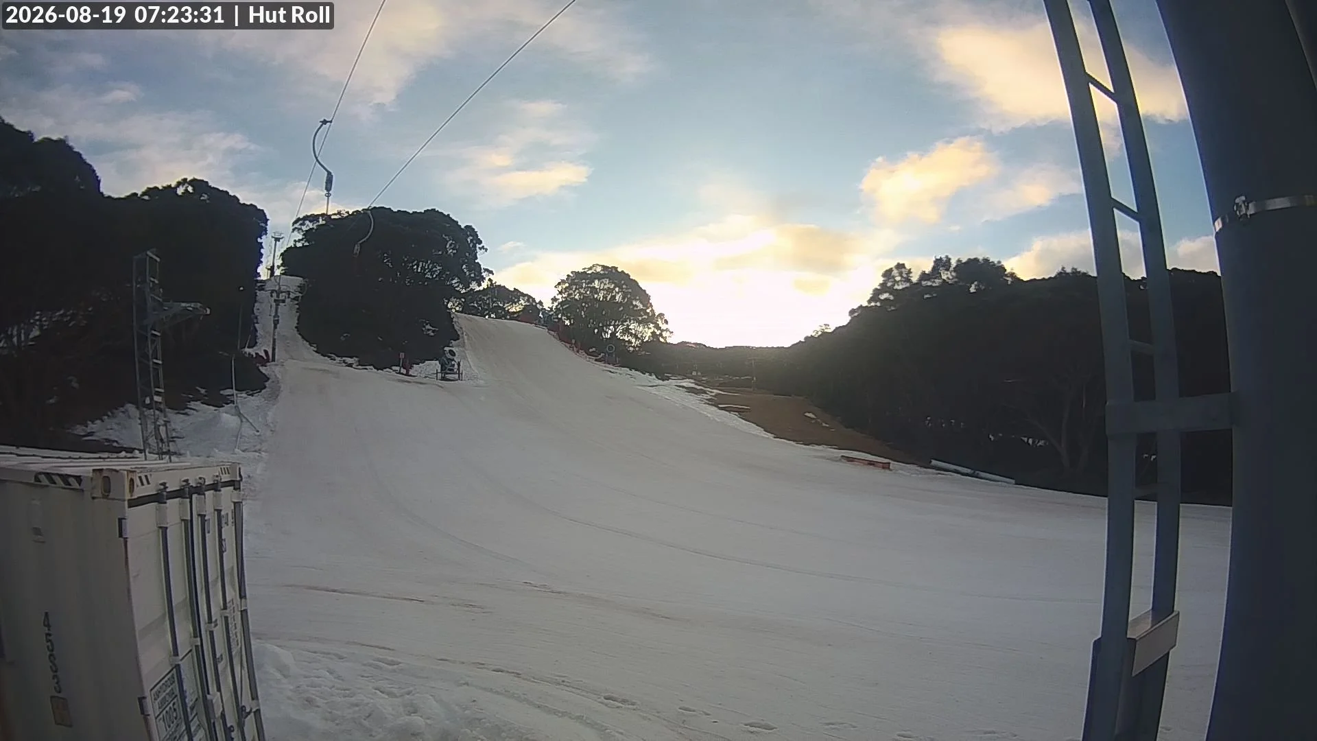       
  
     Current conditions   - Hut Run and Tank Hill to the middle and Magic carpet OPEN  for skis and boards.   -X country trails-    POOR    -Patchy  average snow depth  - Frosti Hollow  for toboggans with fair cover  - FAIR  snow play with 