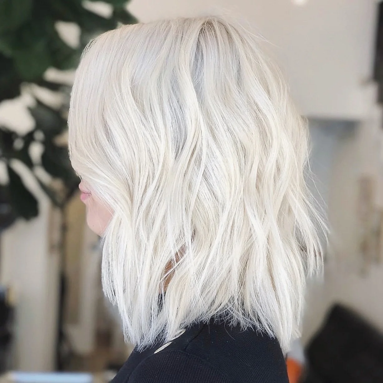 Throwback to this Virgin Brown Hair to ICY BLONDE transformation ❄️🤍✨

Link Kazumi&rsquo;s bio to see the full video for Refinery 29 👀

Hair done by the one and only Kazumi Maeda 🌸

#lastylist #losangelessalon #beverlyhillssalon #hairtransformatio