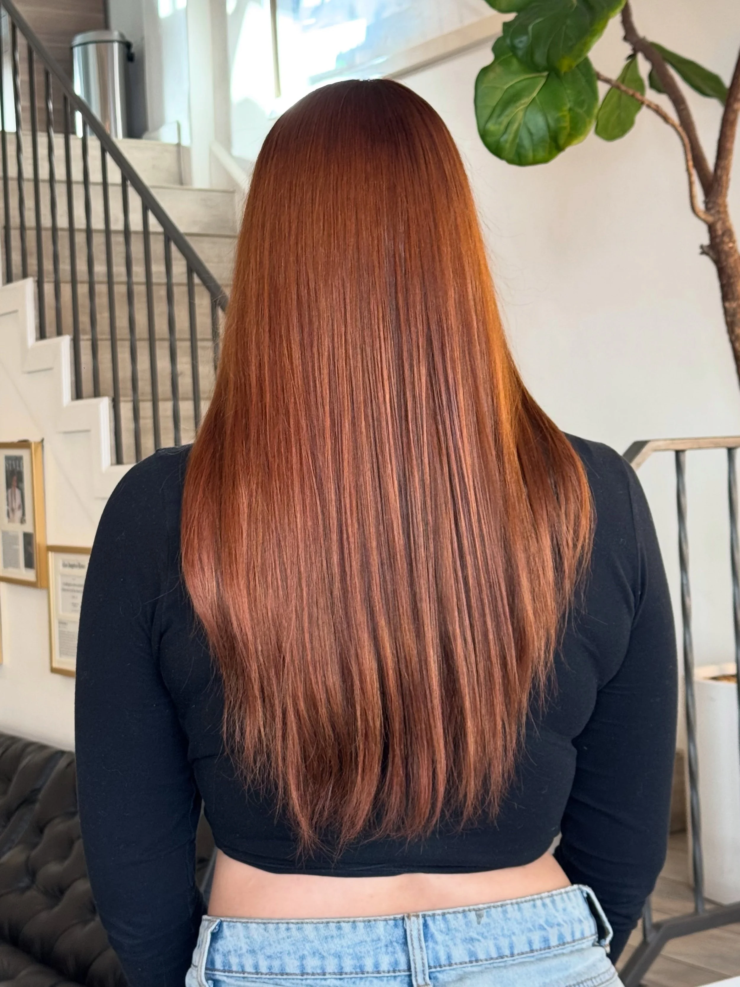 From golden to cherry red 🍒&hearts;️
Swipe for the before ➡️

Hair transformation by @elfarahani 

#haircolor #lahair #beverlyhills #lahairstylist #hairtransformation