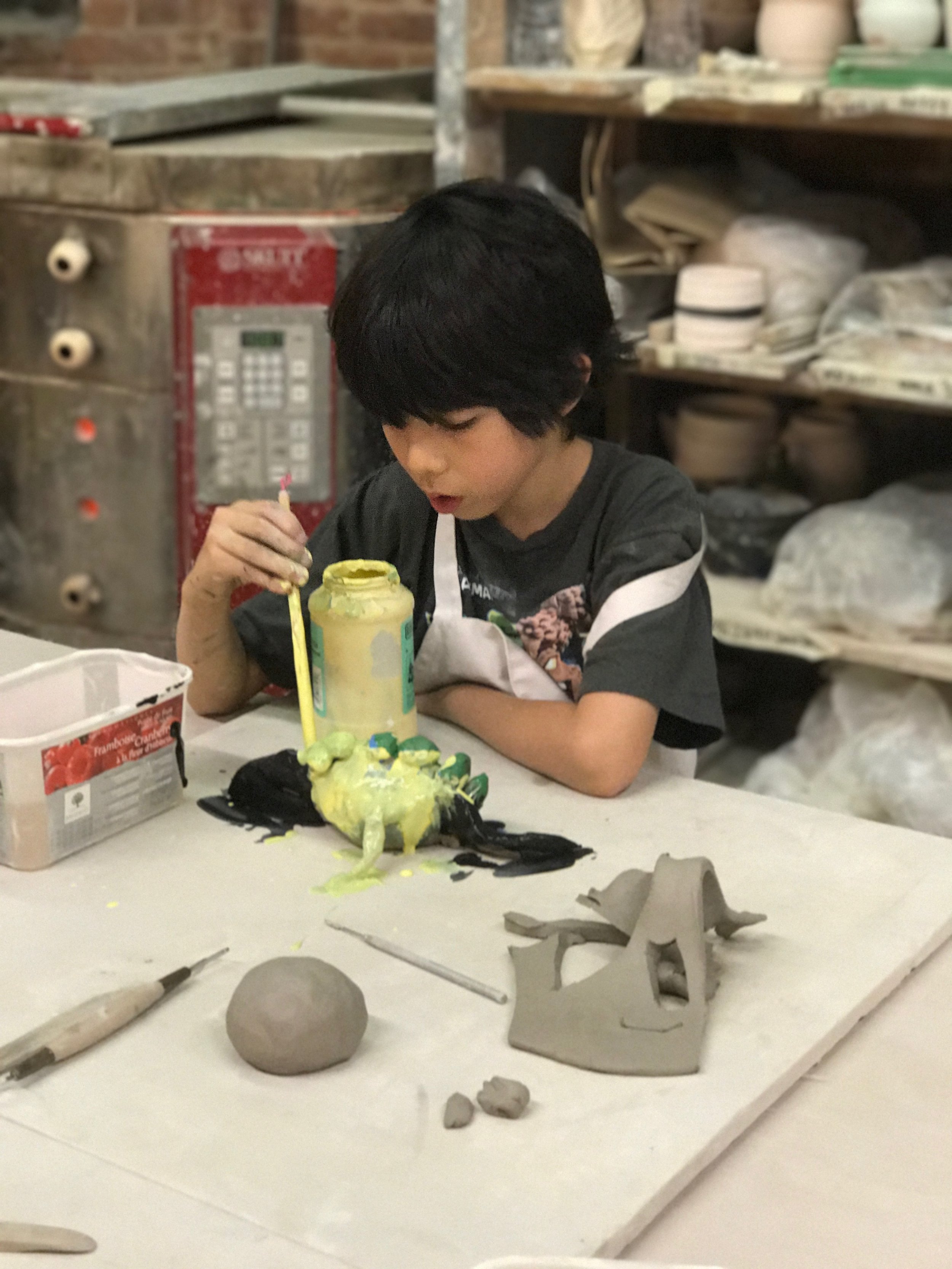 Ceramics class teaches artistic expression through sculpting clay – Common  Sense