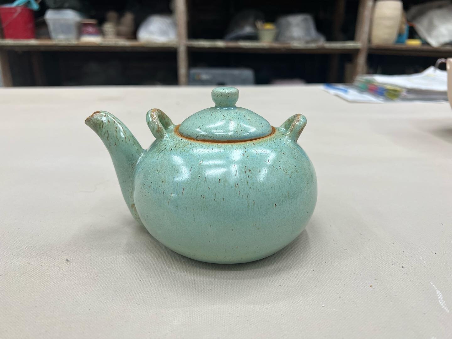 Such a charming little teapot!