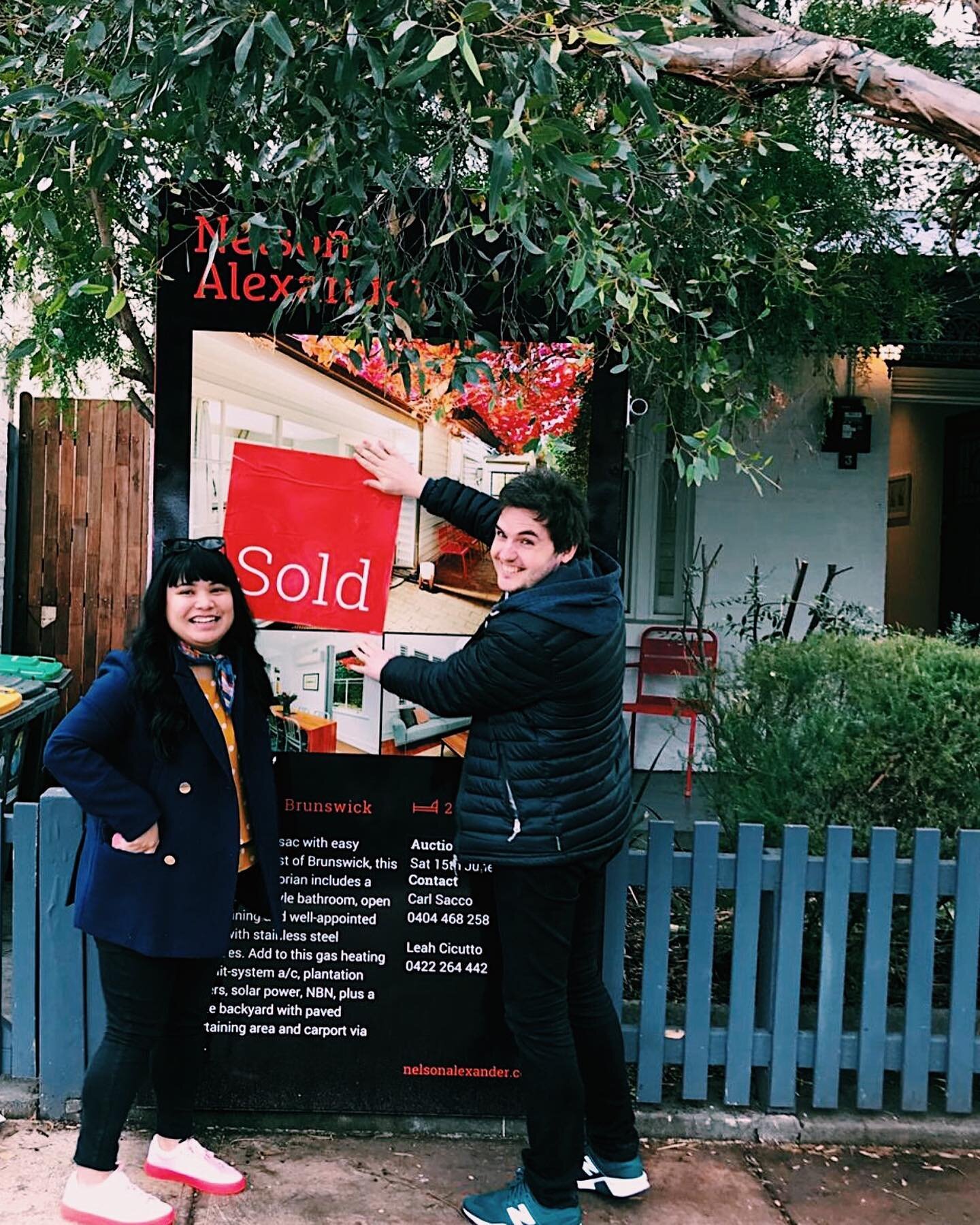 💁🏻&zwj;♀️ Sold our big home by the sea ✔️ Bought our lil terrace dream ✔️ WELCOME HOME BBY #hellobrunswick 🥂