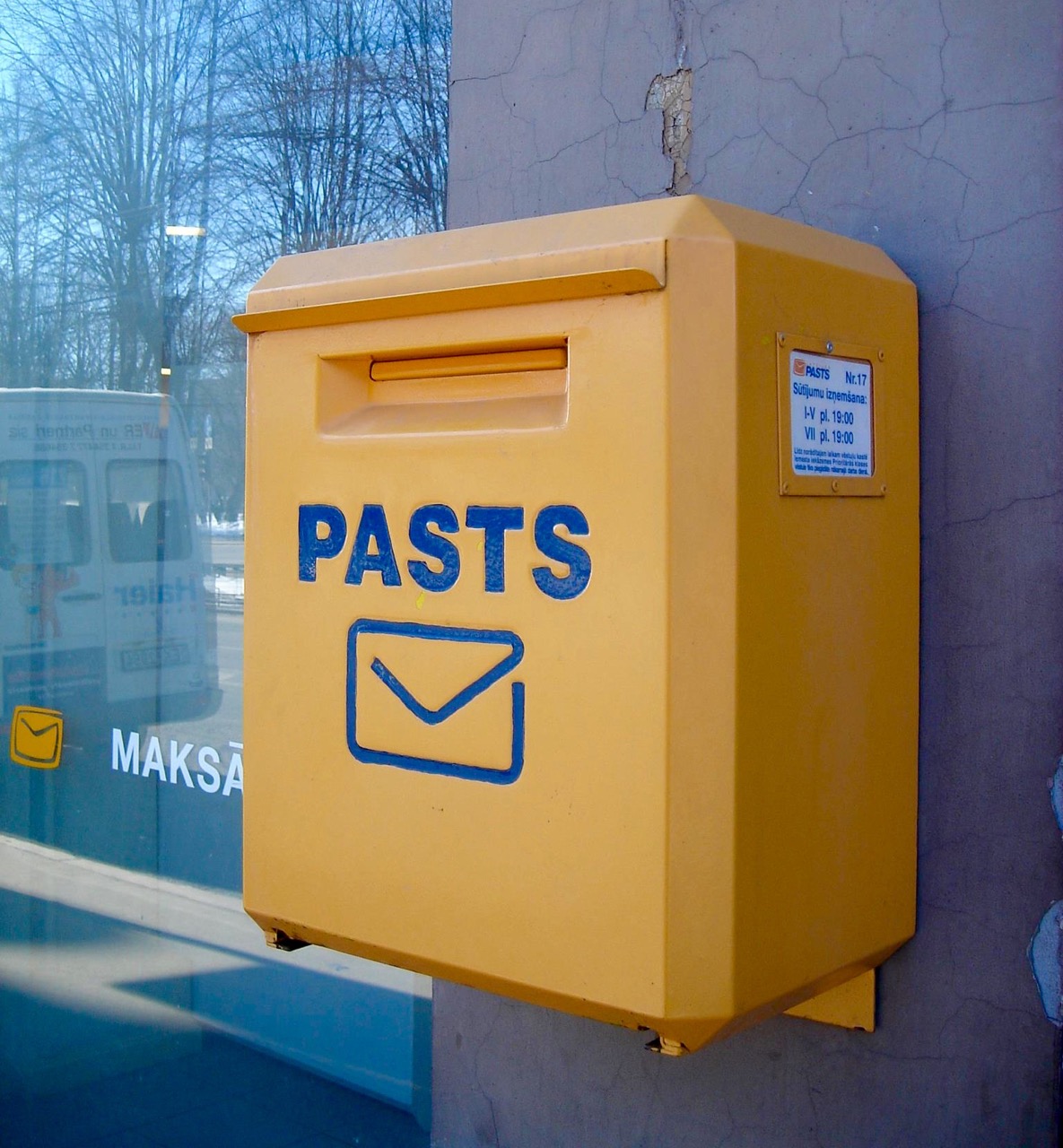 Latvian Mailbox Photo: Calvin Wood