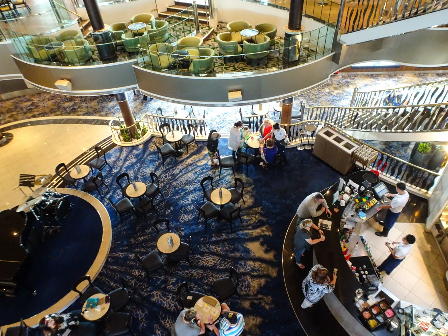 Java Café - Atrium - NCL Dawn Photo: Calvin Wood