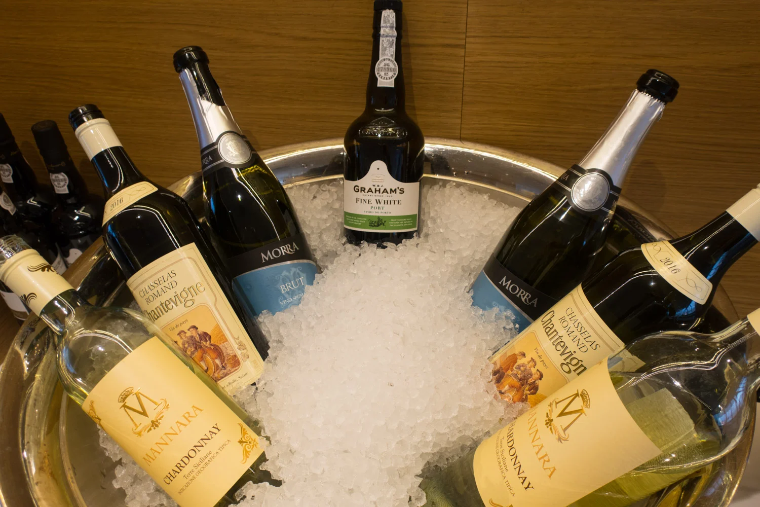 Wine Selection - Swiss Senator Lounge Zurich Photo: Calvin Wood