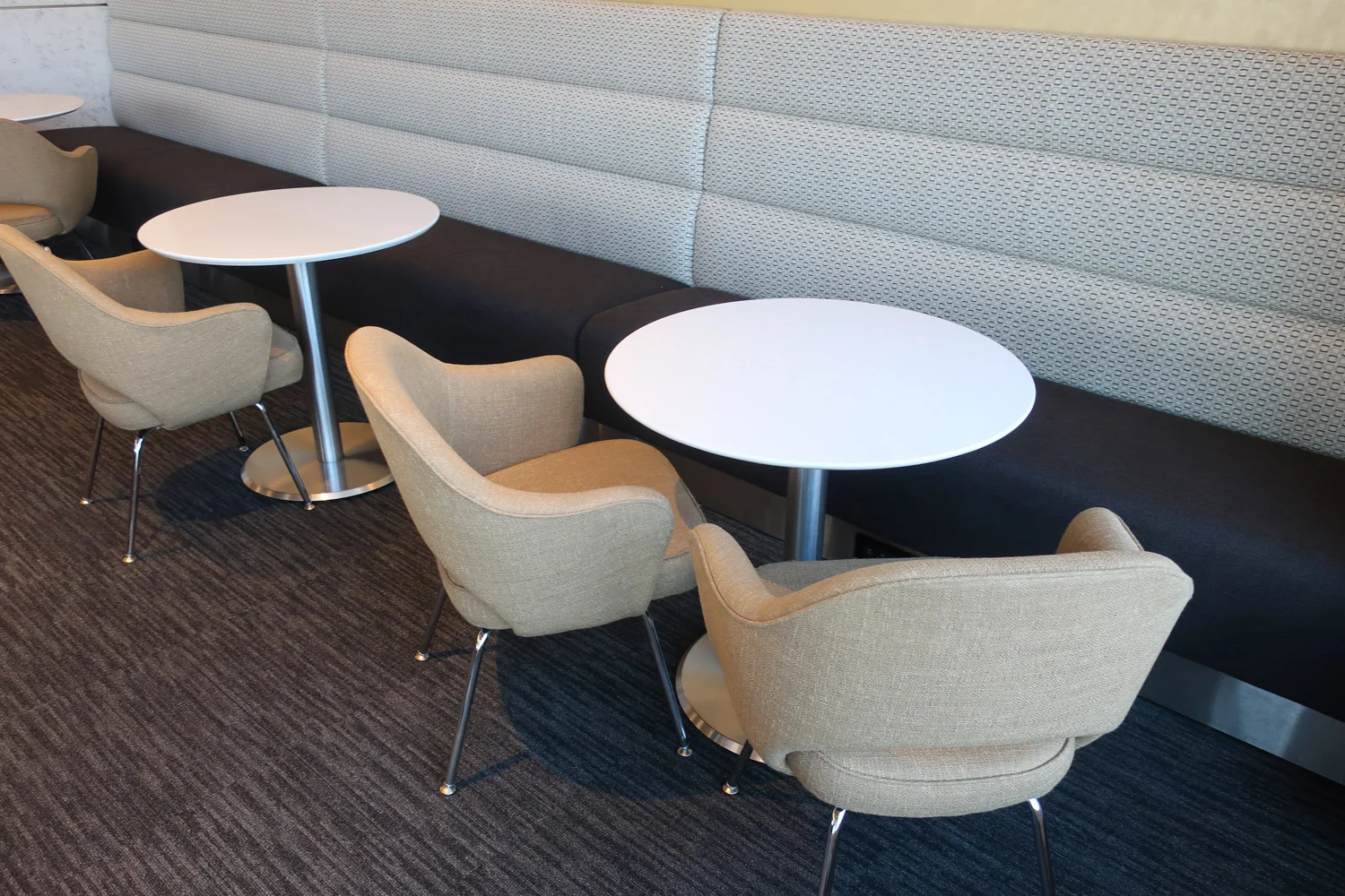 Mid Century Designs - United Club Terminal A Newark Photo: Calvin Wood