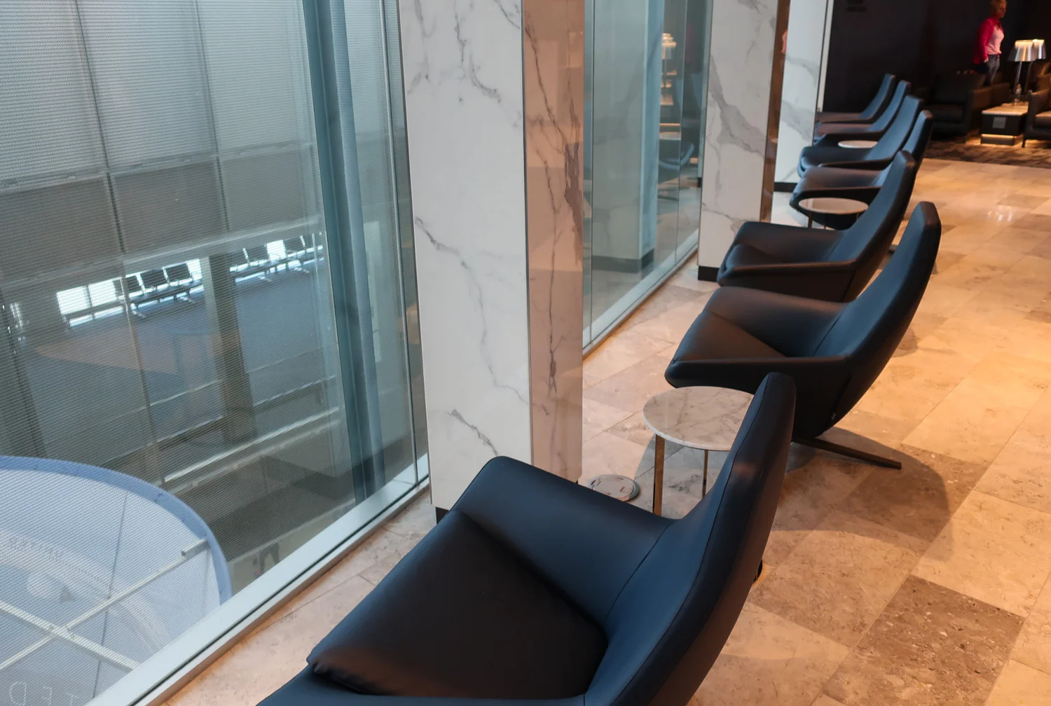 Seating Area - Polaris Lounge Houston - United Airlines Photo: Calvin Wood
