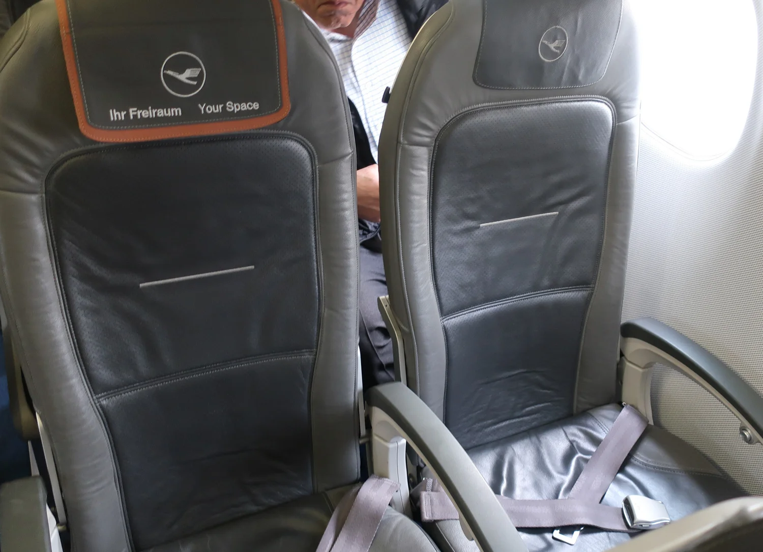 Business Class Seat - Lufthansa Embraer 90 Photo: Calvin Wood