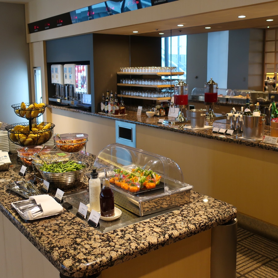Buffet - UA Club Narita Tokyo Photo: Calvin Wood
