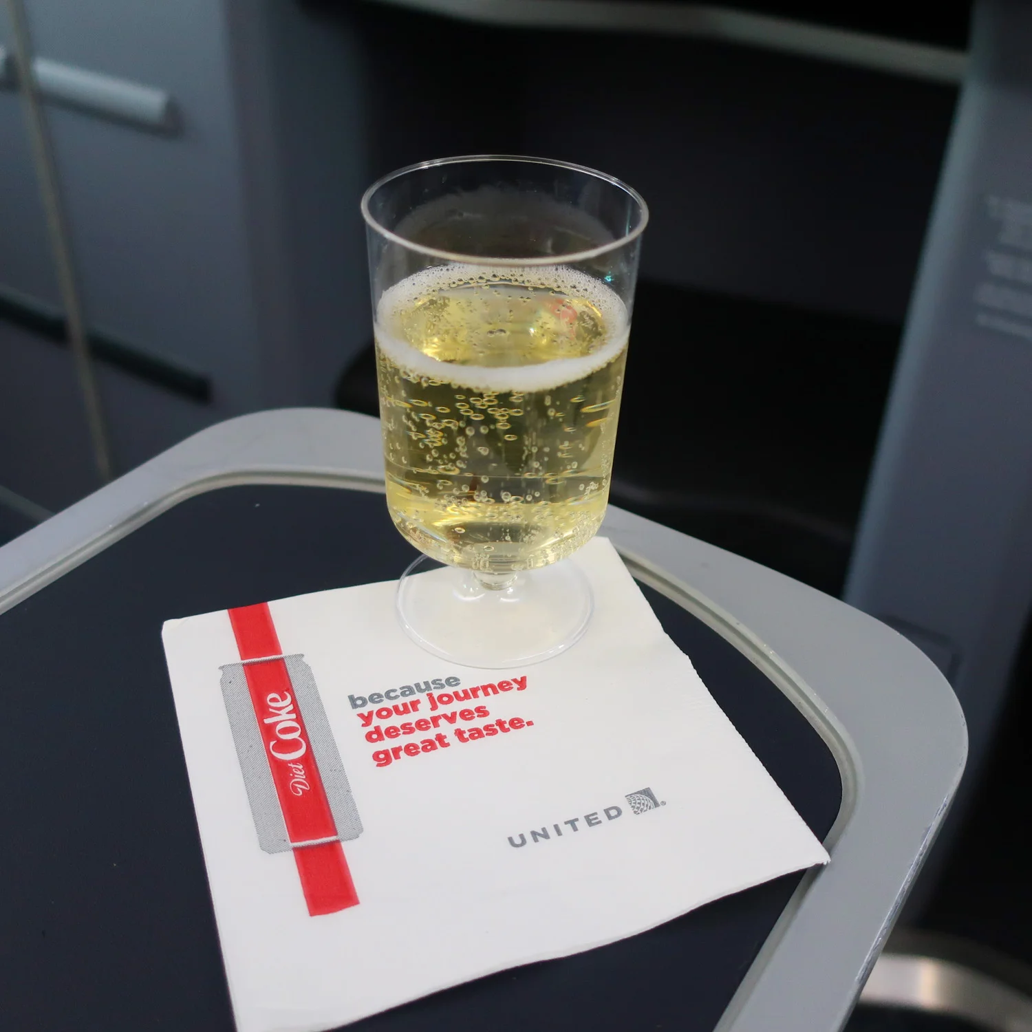 Pre-Departure Beverage - United Business Class Photo: Calvin Wood