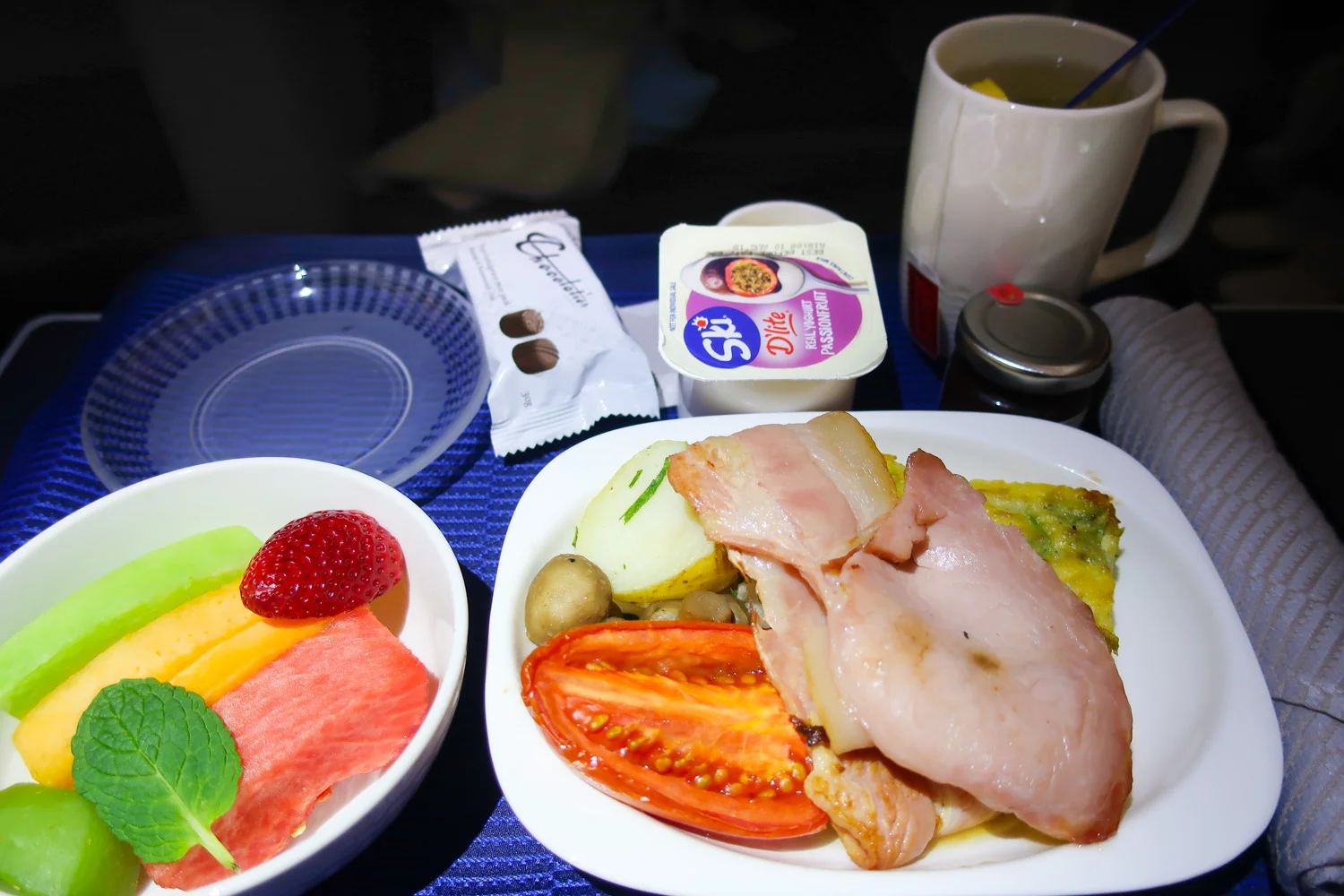 Breakfast Frittata & Bacon - United Business Melbourne to LAX Photo: Calvin Wood