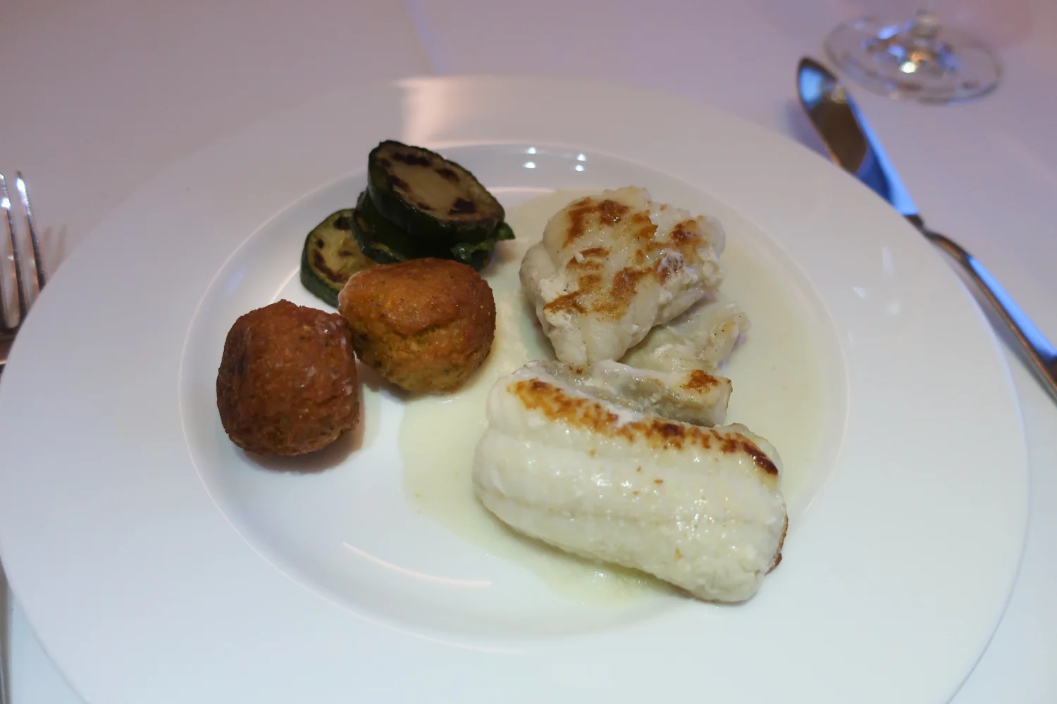 Main Course - Lufthansa First Class Photo: Calvin Wood