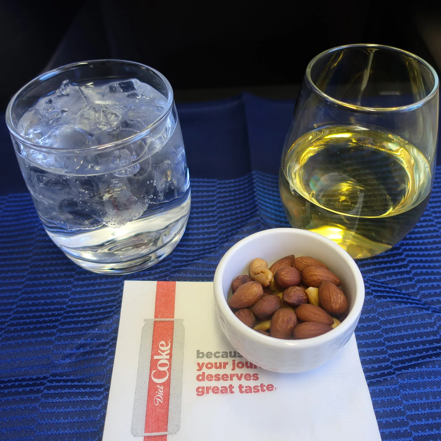 Cocktails & Nuts - United Polaris Business - B767 Photo: Calvin Wood