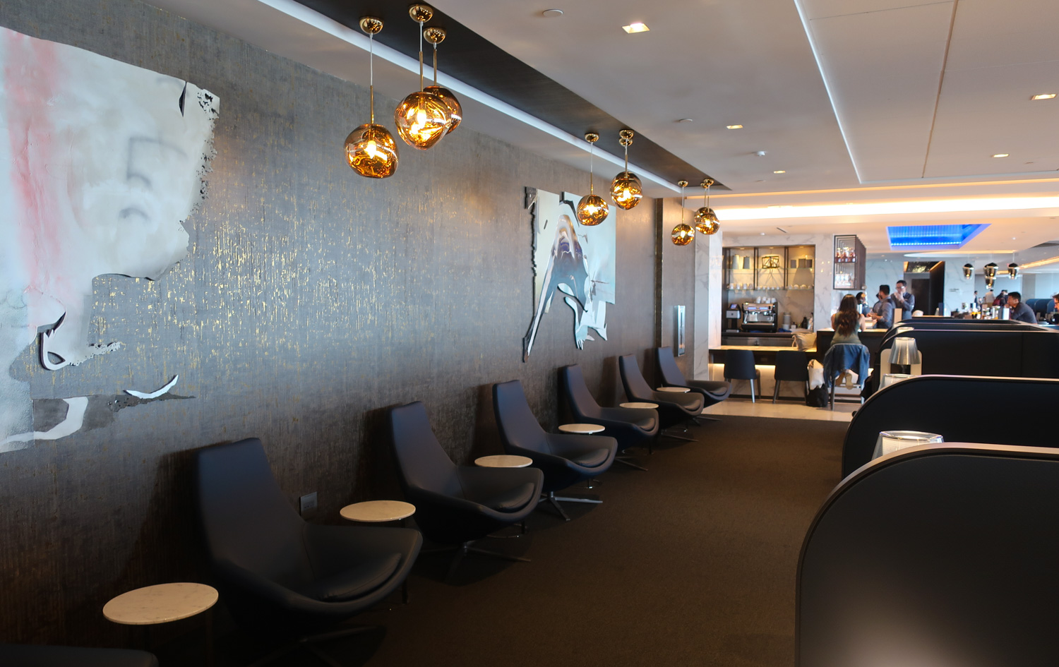 Seating Area - United Polaris Lounge - San Francisco Photo: Calvin Wood