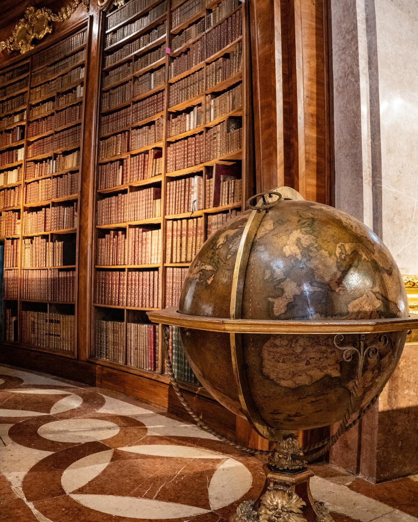 Two of my favorite things; traveling the world and reading 📚🌎 

The Austrian National Library in the State Hall Vienna

#library #viennanow #travelVienna #visitvienna #vienna #wein #vienna_austria #viennatravel  #traveltheworld #travellife #wanderl