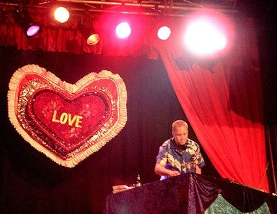 Guttorm er DJ på Den Norske Filmfestivalen i Haugesund.