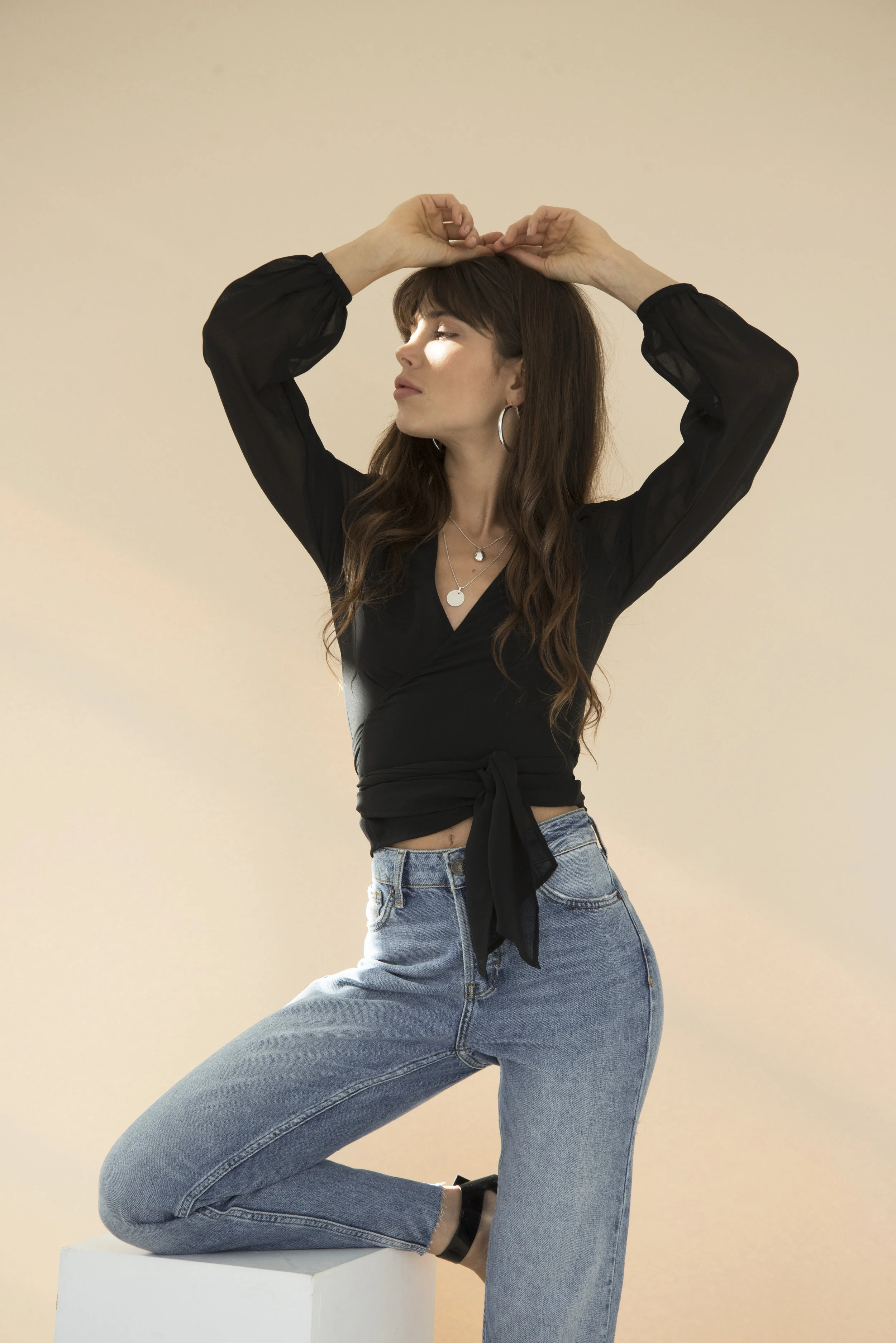 SISTERHOOD HESTIA BLOUSE BLACK11.jpg