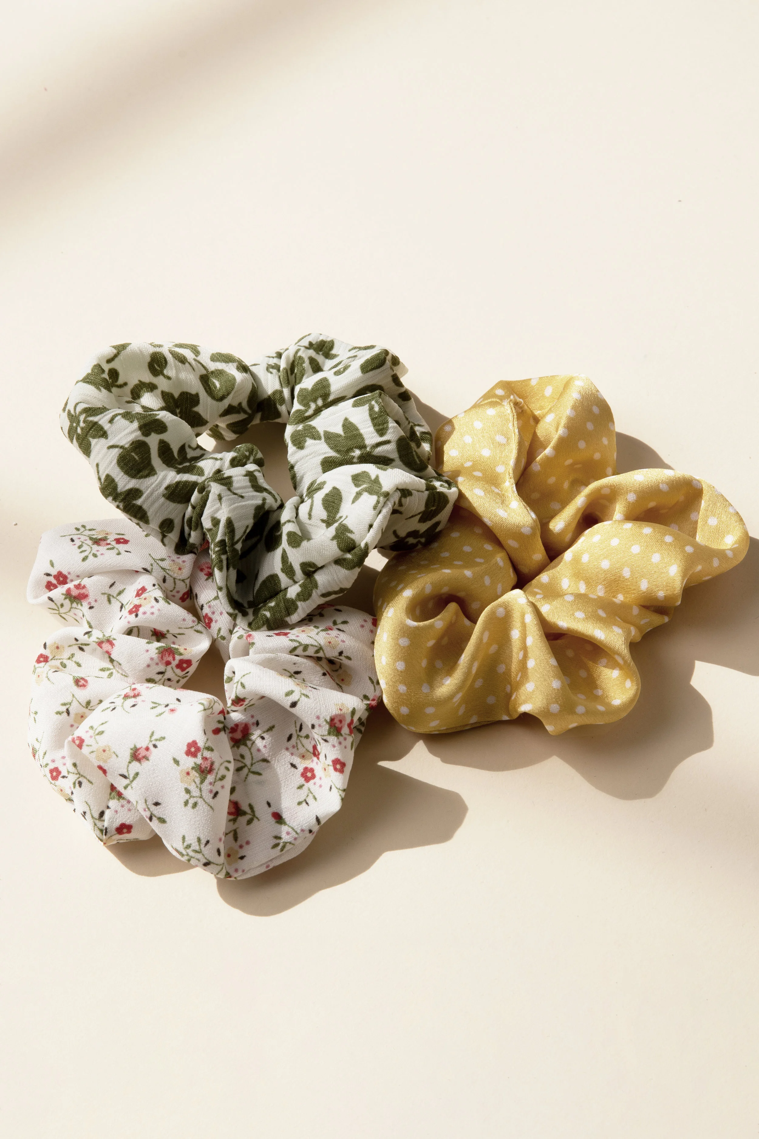 SCRUNCHIES SET NO SHADOW.jpg