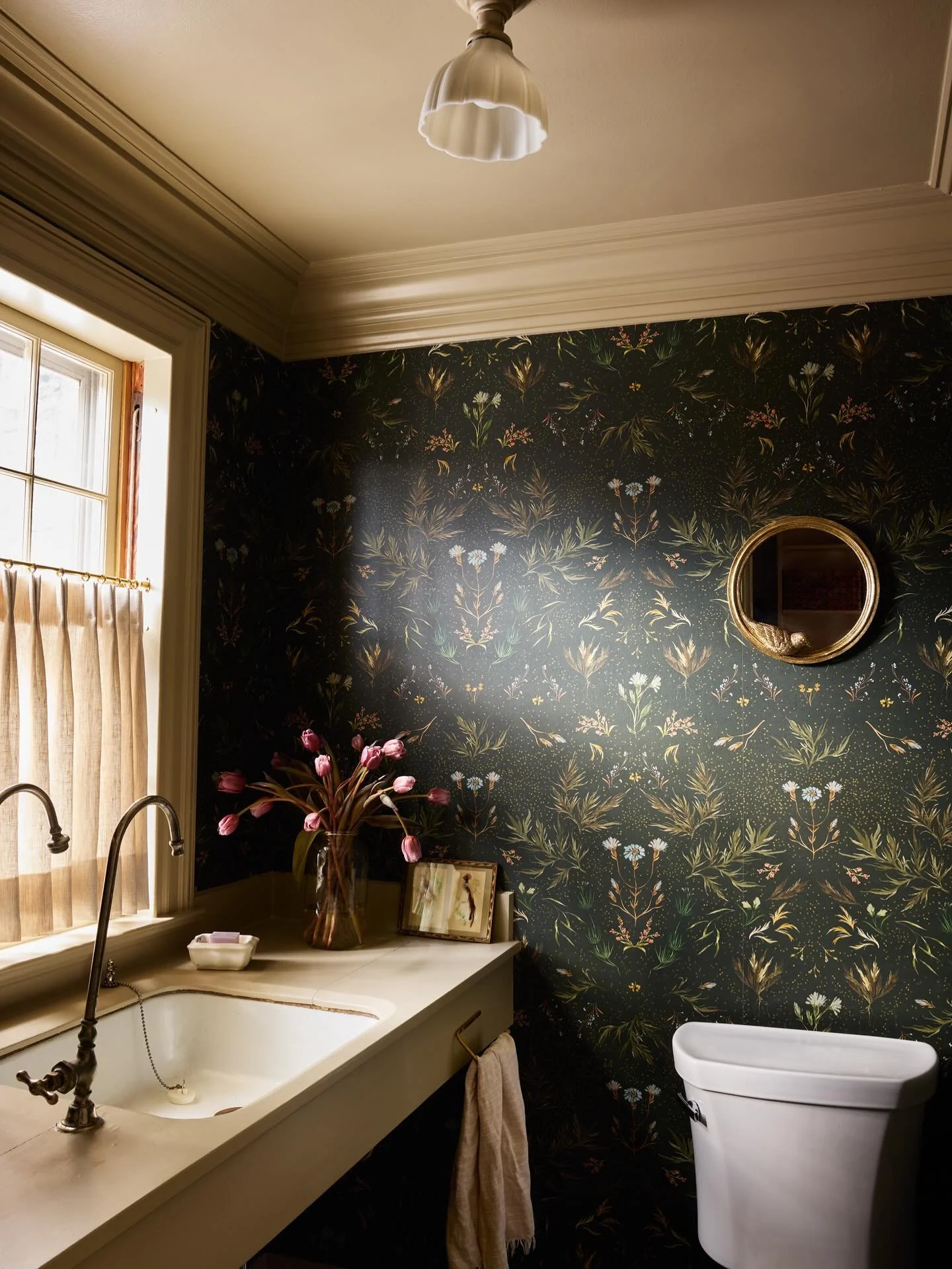 Favorite little powder room. We only touched what needed to be - and kept all the old good stuff. I love this kind of approach. Sometimes you don&rsquo;t need to rip it all out. 
#thayerdesignstudio