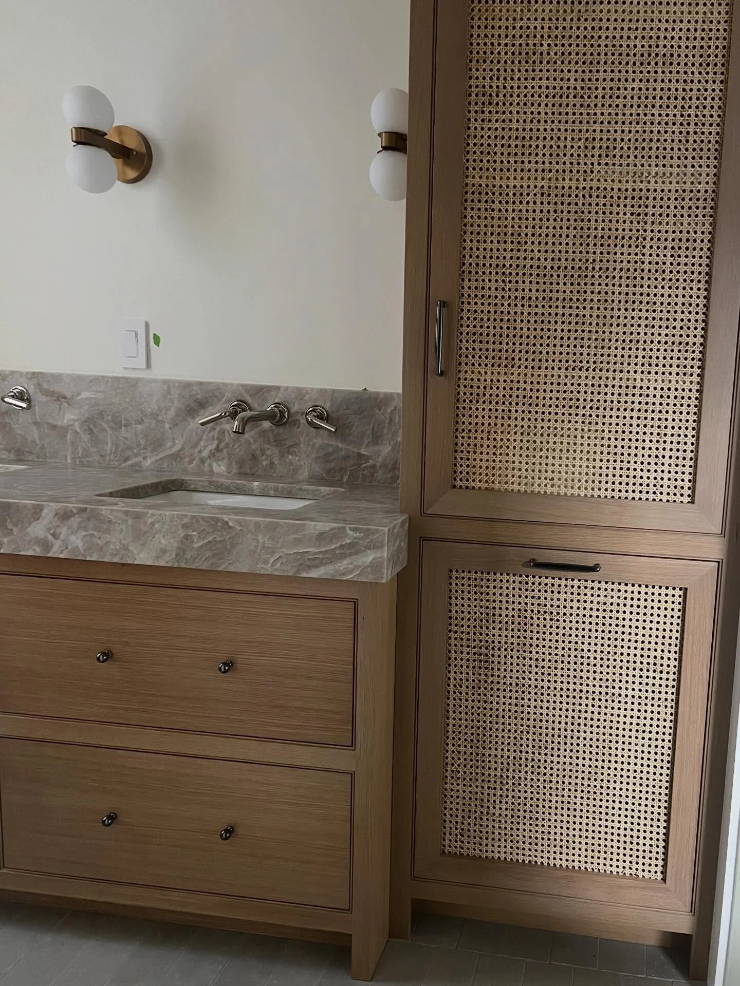 Install week at a Boston project and we are eating up all the details.
Making it look simple, but if you know you know - it&rsquo;s not. 
@adaline.elizabeth really crushed it on this ❤️
#thayerdesignstudio