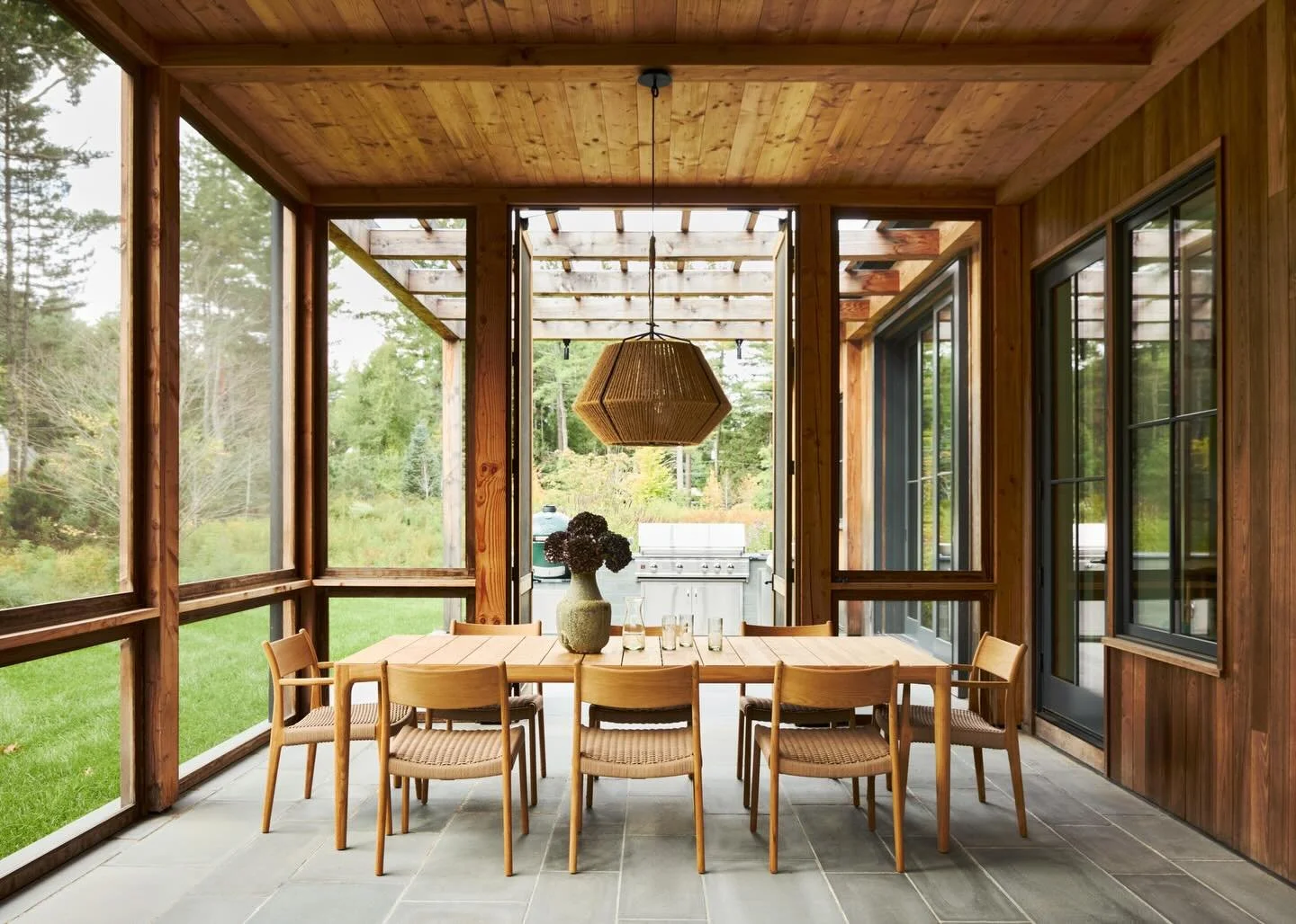 We&rsquo;ve made it, right?? Porch season finally!
This beautiful situation in our Concord Project with @neubauerennis @crowleycottrell #thoughtformsbuilders