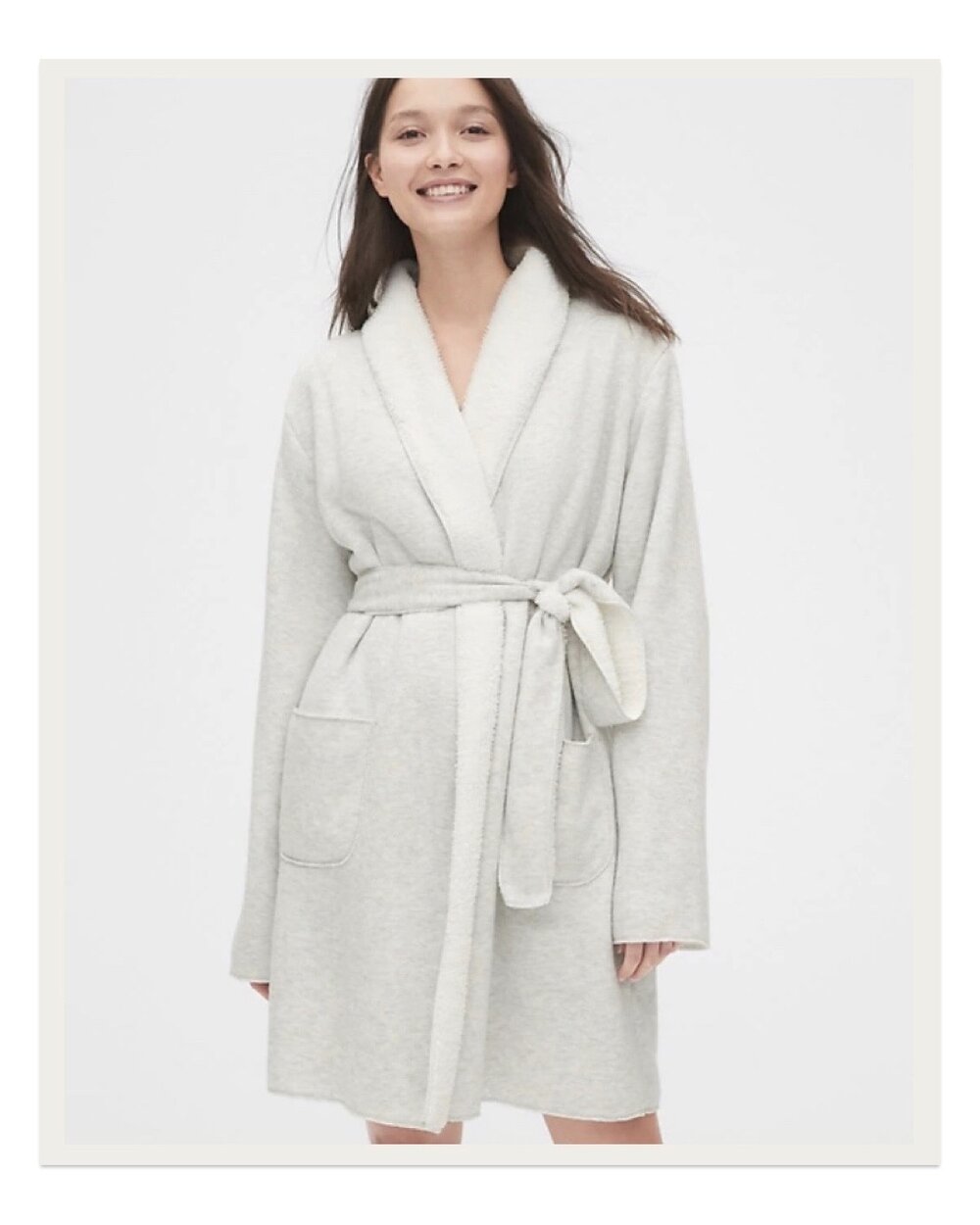 Is there anything cozier than a fluffy robe? This sherpa lined fleece robe from the Gap is so comfy to wear around the house, and it’s not too bulky so you still feel chic in it. Throwing this on after a bath will make you feel so sophisticated!