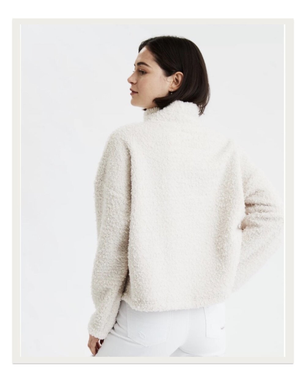 This boxy sherpa mock neck pullover is the epitome of cozy chic. The silhouette is so stylish and modern and I’ve found this piece to be acceptable for everything from sleeping to drinks out with friends.