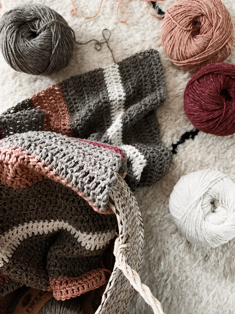 Rosebridge Plaid Blanket Scarf pattern by Two of Wands