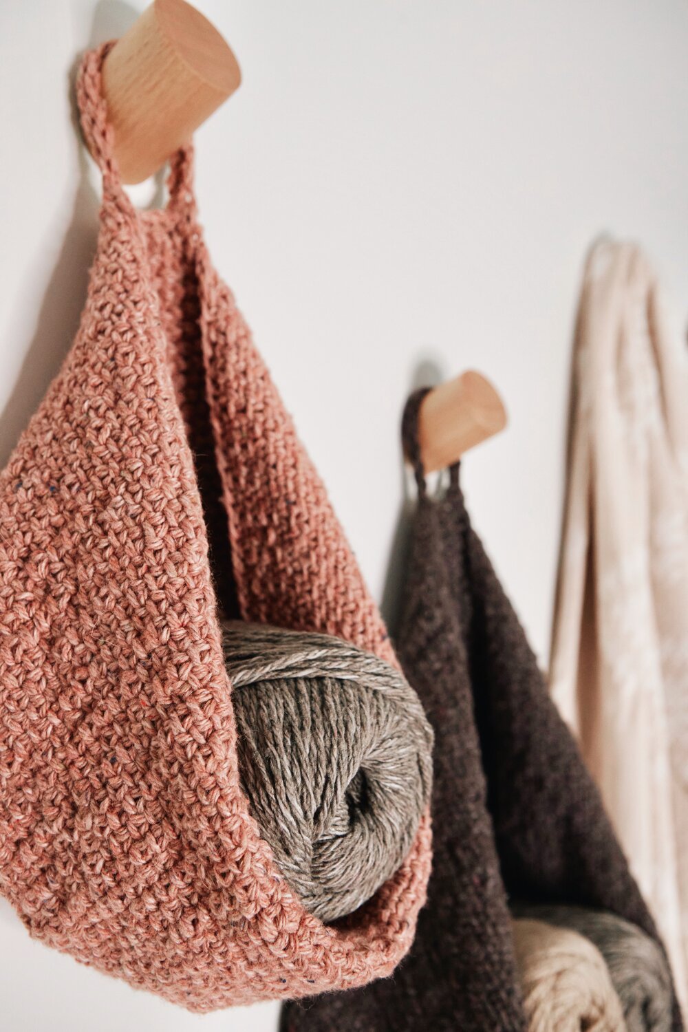 Knit Slouchy Hanging Baskets pattern by Two of Wands