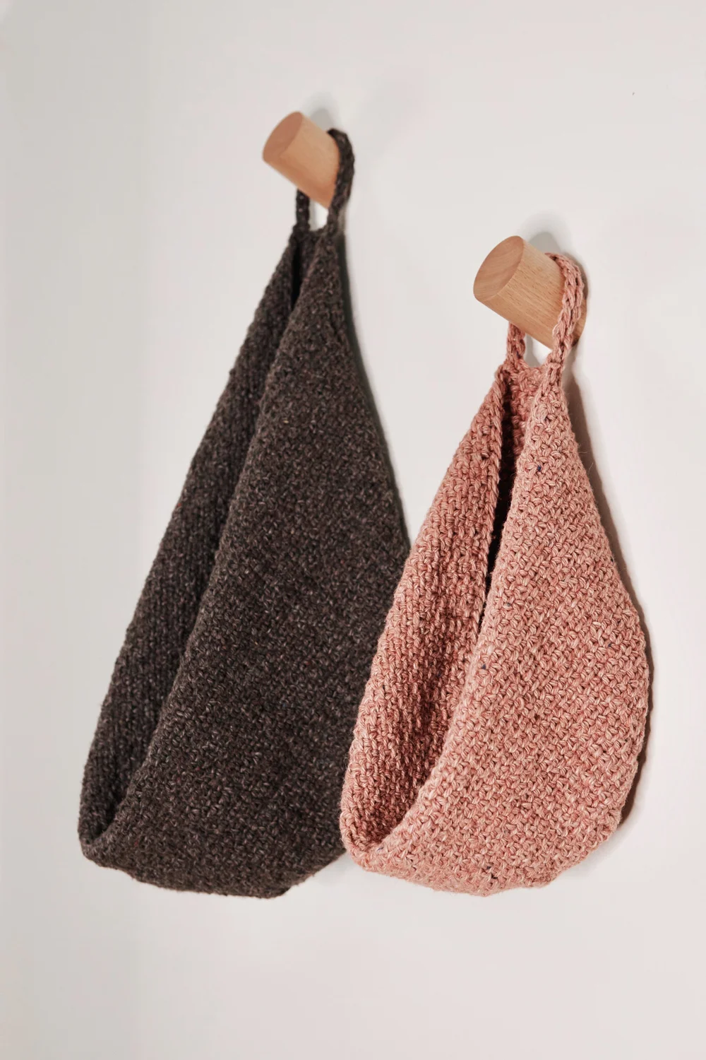 Knit Slouchy Hanging Baskets pattern by Two of Wands