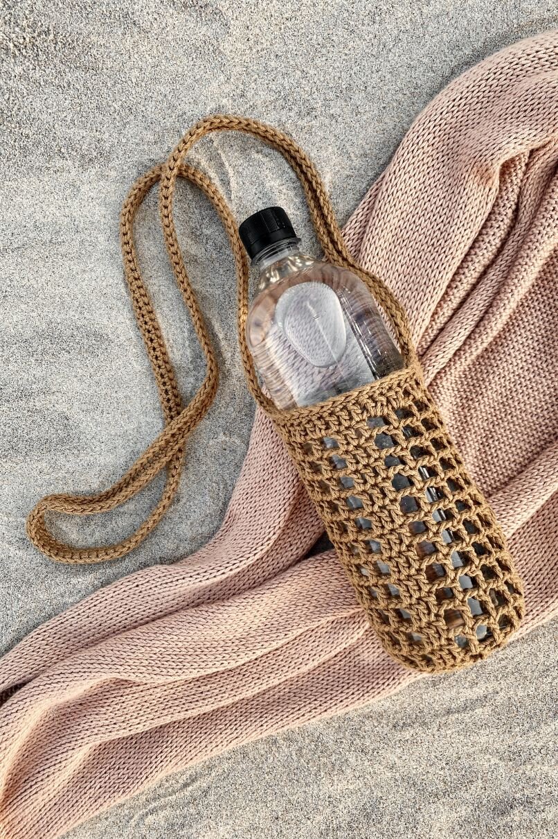 Easy Jute Water Bottle Holder with Strap, Free Crochet Pattern