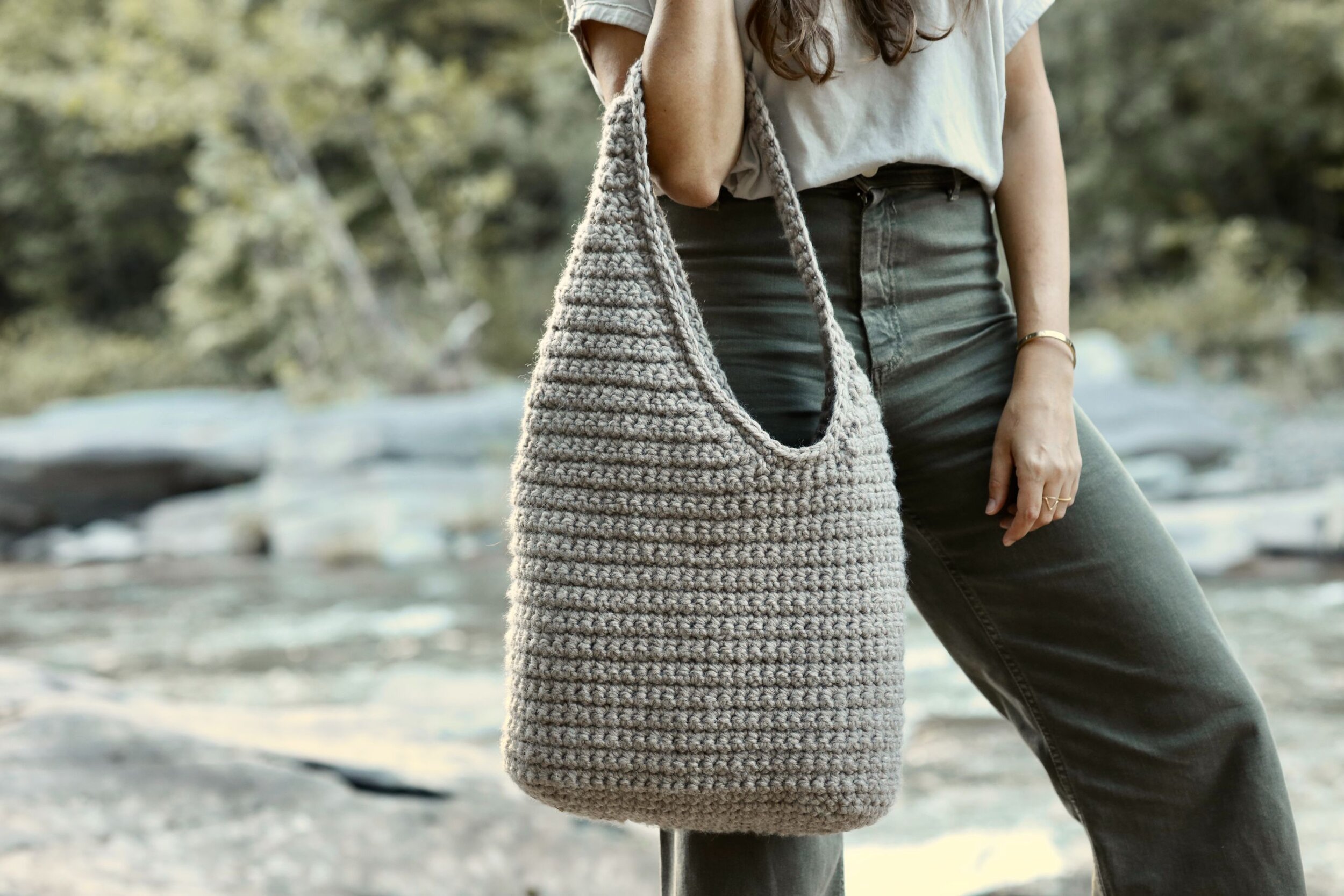 Hue + Me: Huntington Carryall FREE Crochet Pattern — Two of Wands