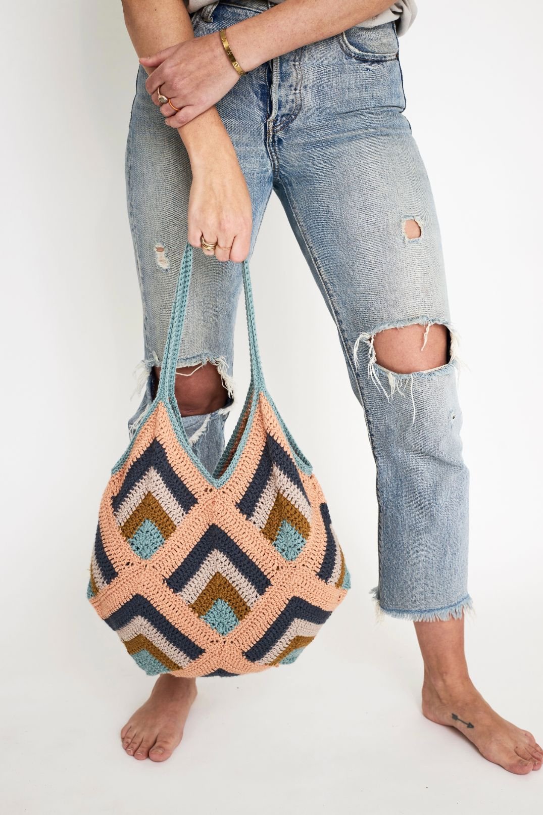 Bermuda Tote Crochet Pattern in Color Theory — Two of Wands
