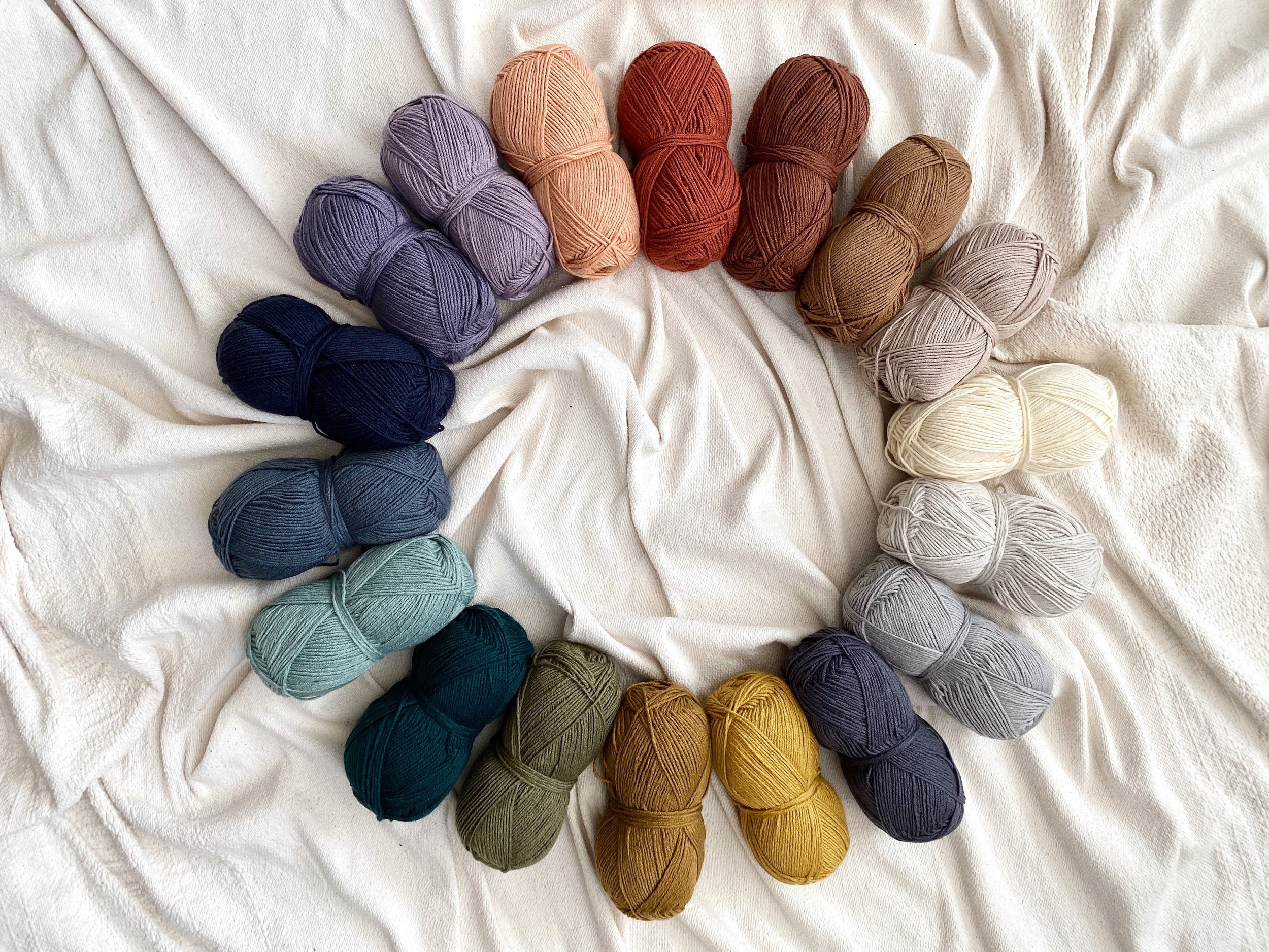 Lion Brand Color Theory Yarn - Bee Pollen 