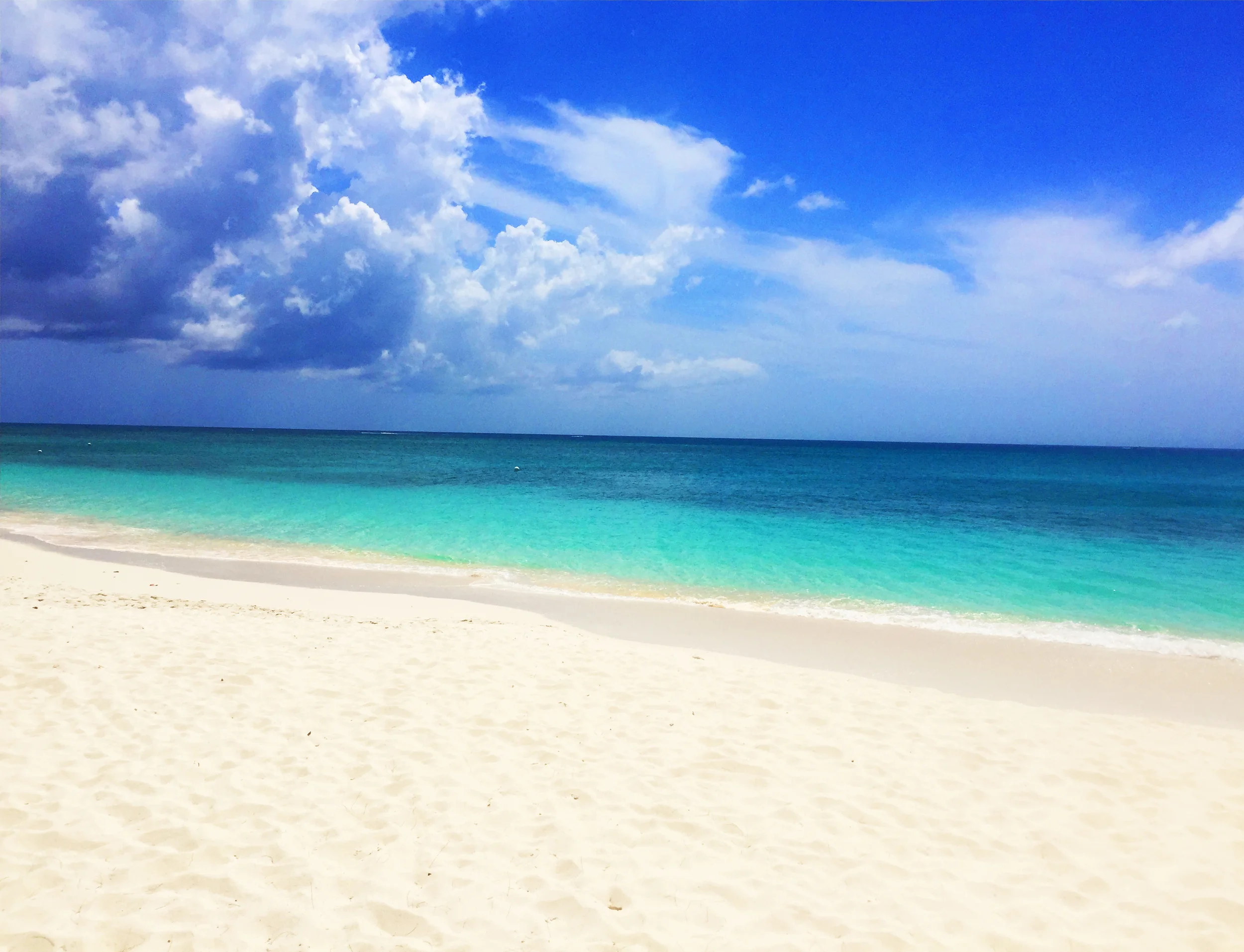 Get+a+couples+massage+on+the+beach.jpg