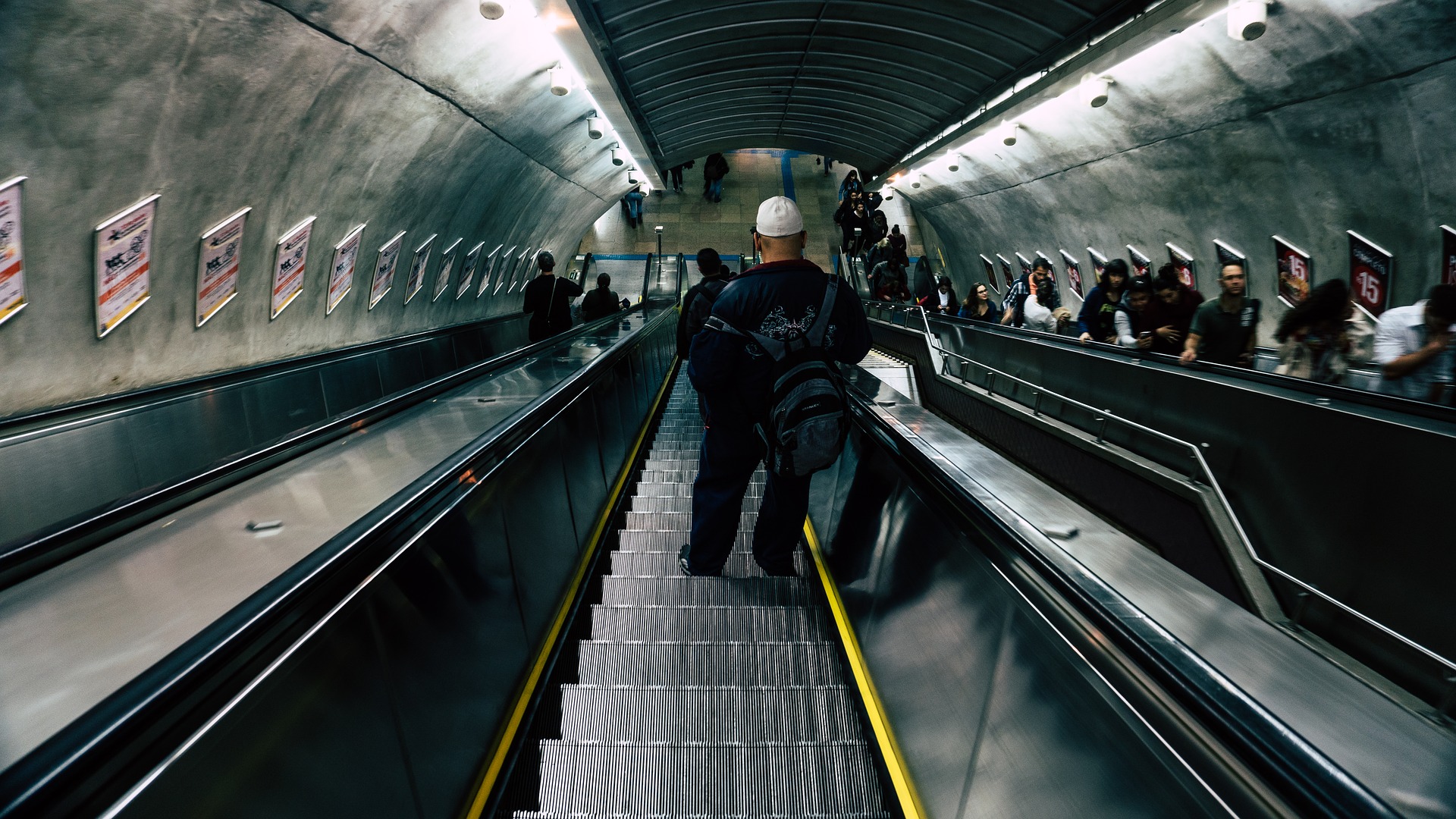 This is not a Hungarian escalator. Hungarian escalators are far more terrifying. 
