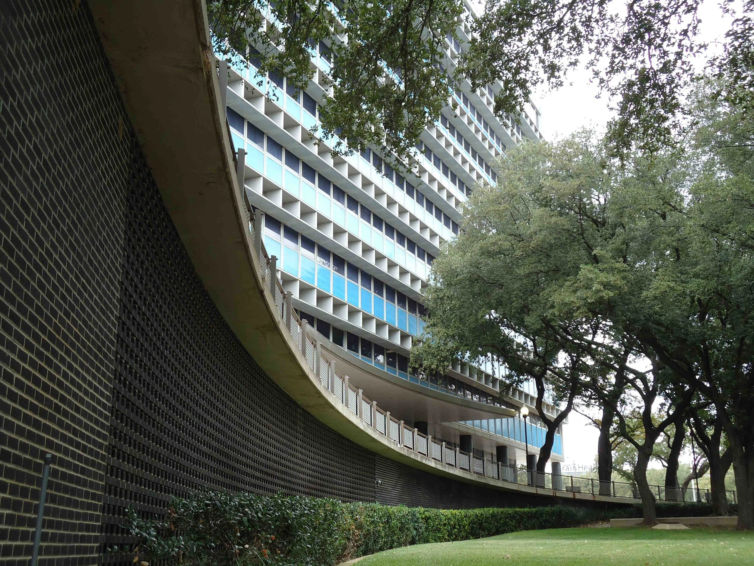 BI Exchange Park Braniff Tower BFC 1 LR.jpg