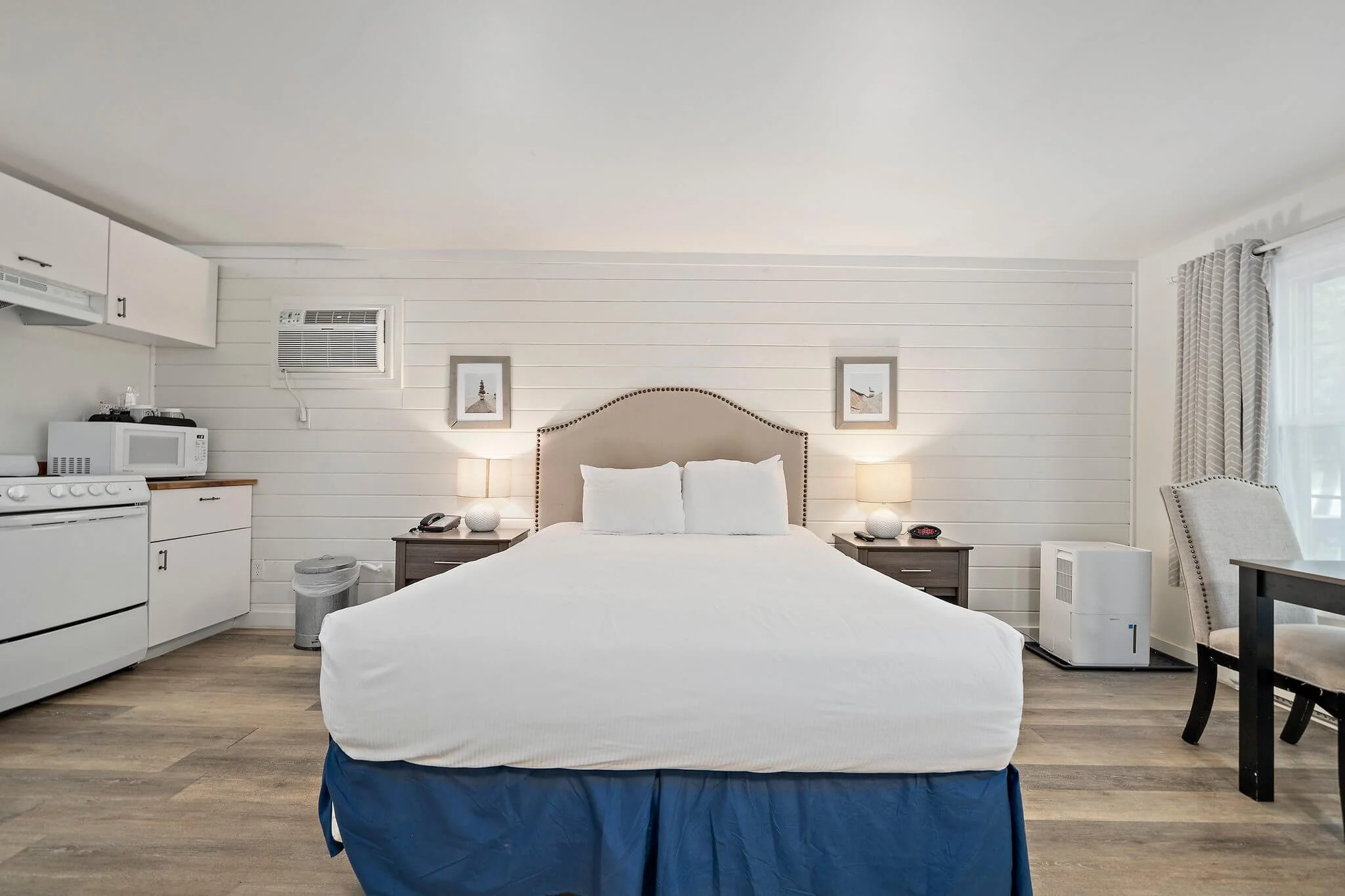 Sandwich Inn & Suites Room.jpg