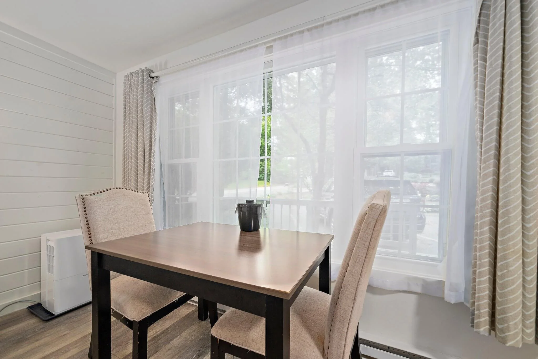 Sandwich Inn and Suites Room.jpg