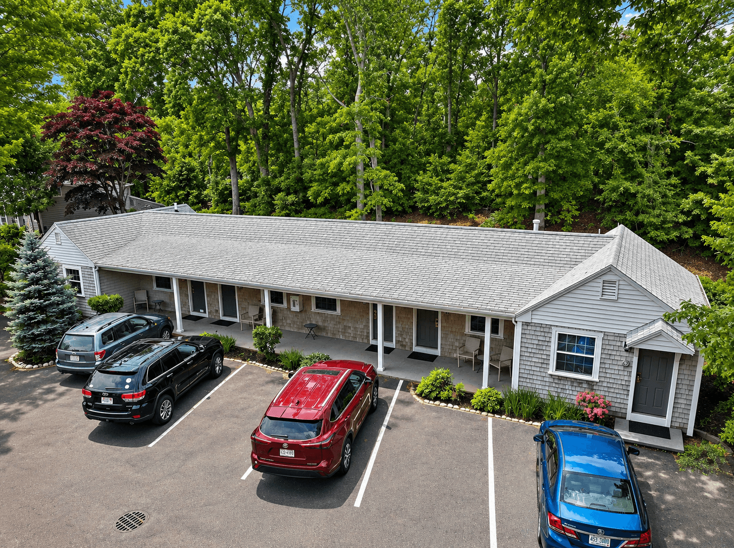 Sandwich Inn and Suites Motel Free Parking.png
