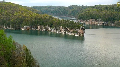 Summersville-Dam_The-Summersville-Lake.jpg