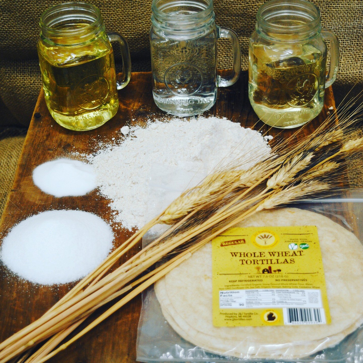 #simpleingredients that everyone can understand! 

#jjtortillas #sunfloweroil #water #organicvinegar #seasalt #bakingsoda #organicflour #wholewheattortillas