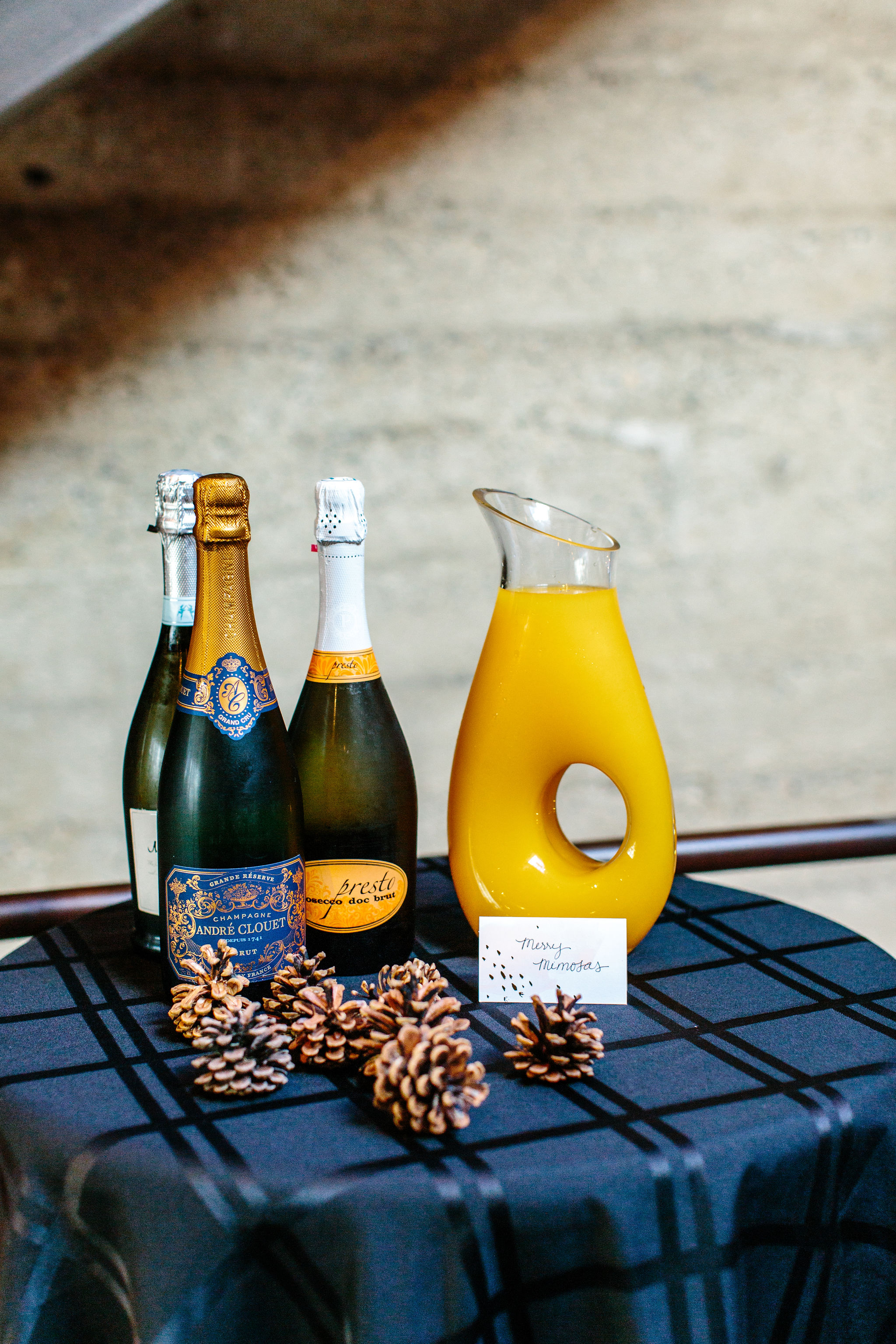 Mimosas at Holiday Mama's Mingle