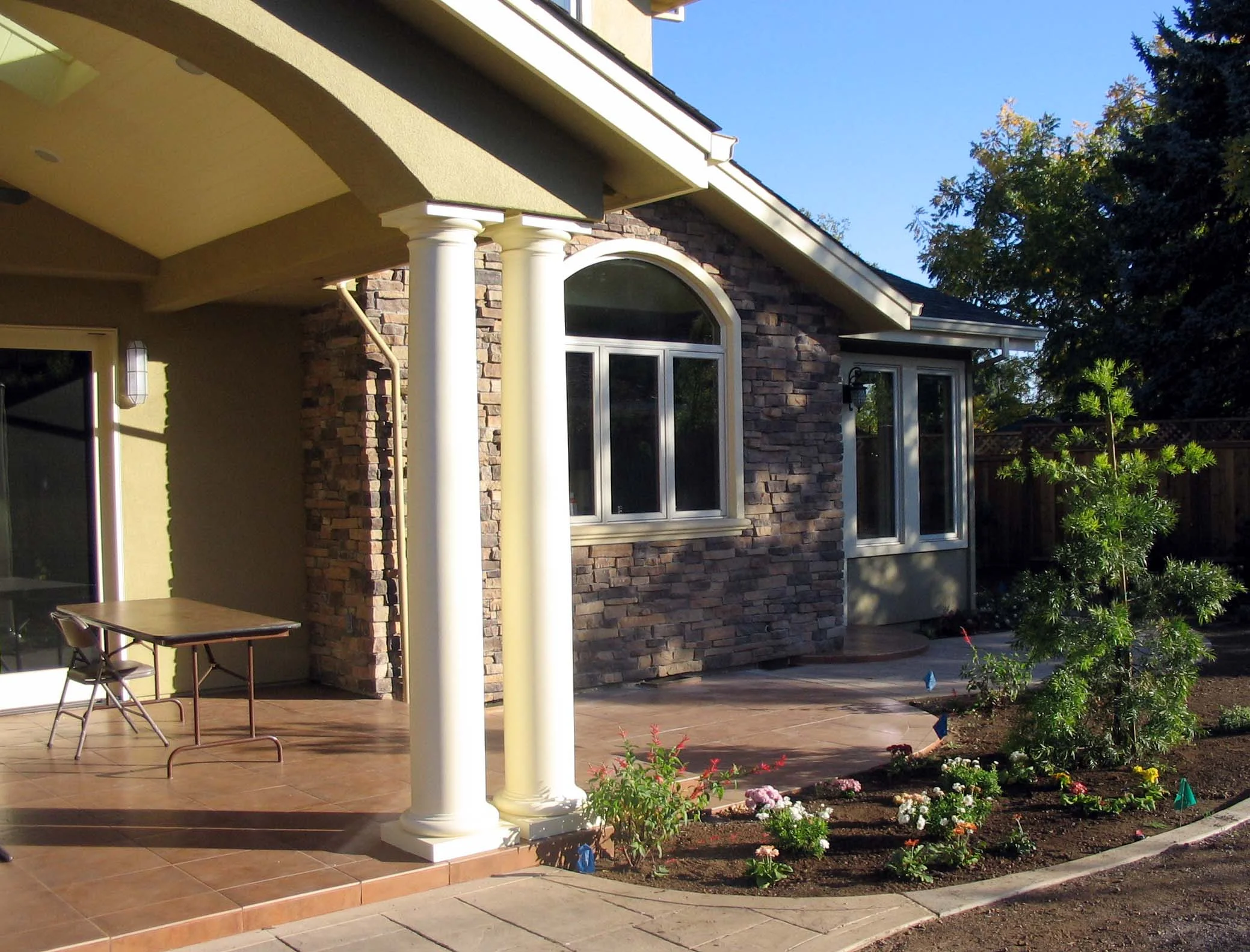 8 Trappe - Back of House.jpg