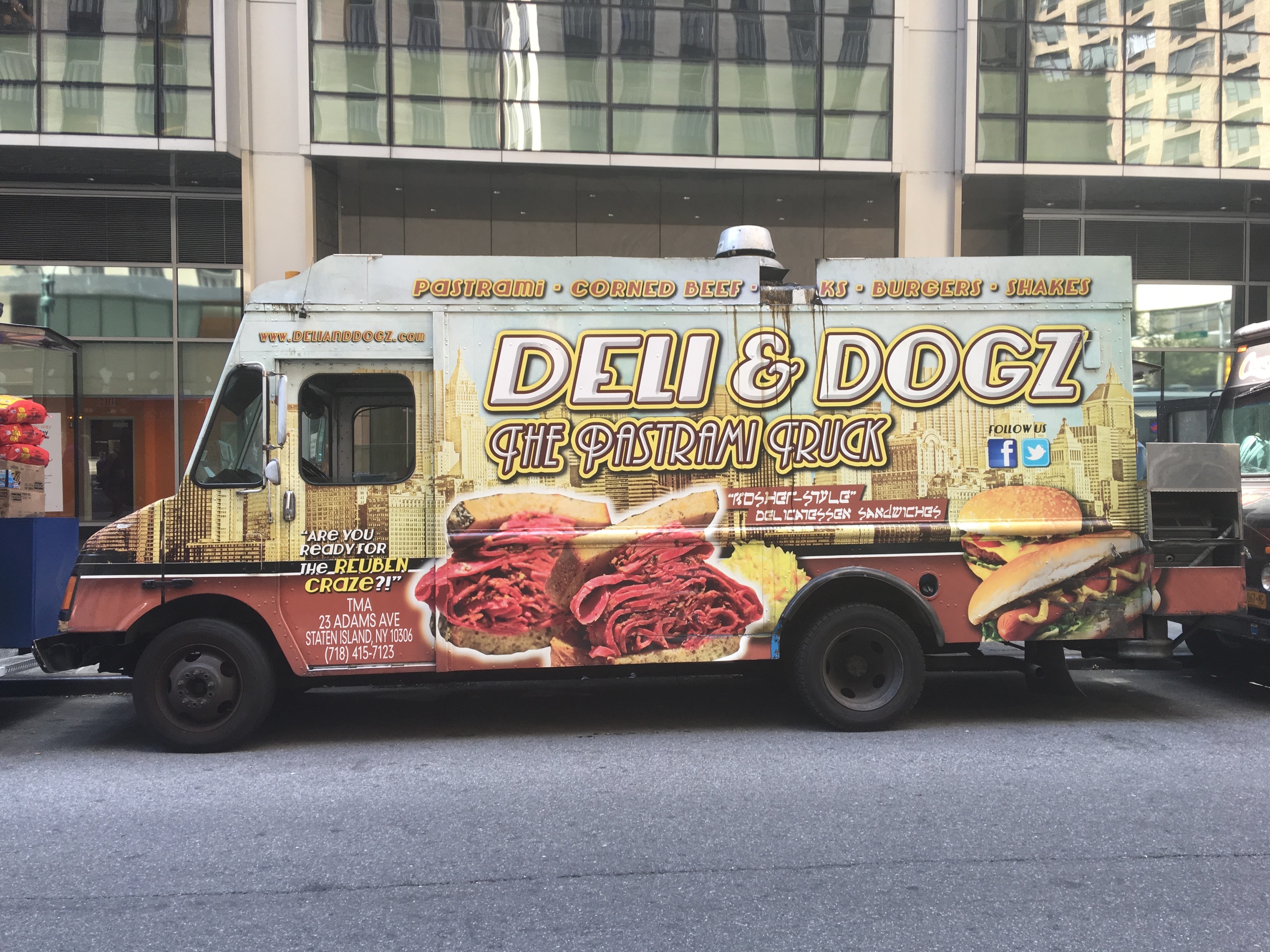 Deli N Dogz New York Food Truck Association